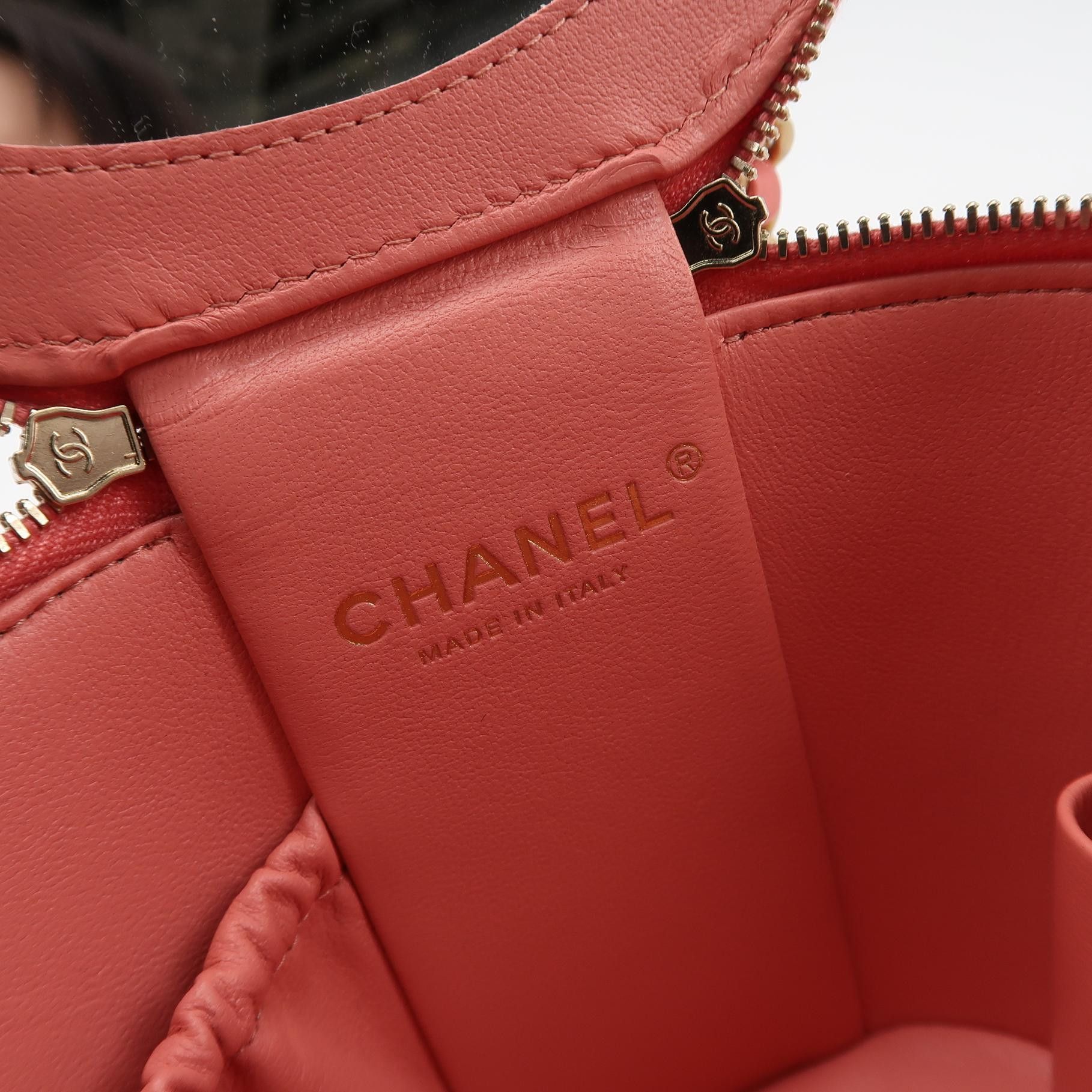 Chanel Chanel Women os Shoulder Bags Size ONE SIZE - 8 Thumbnail
