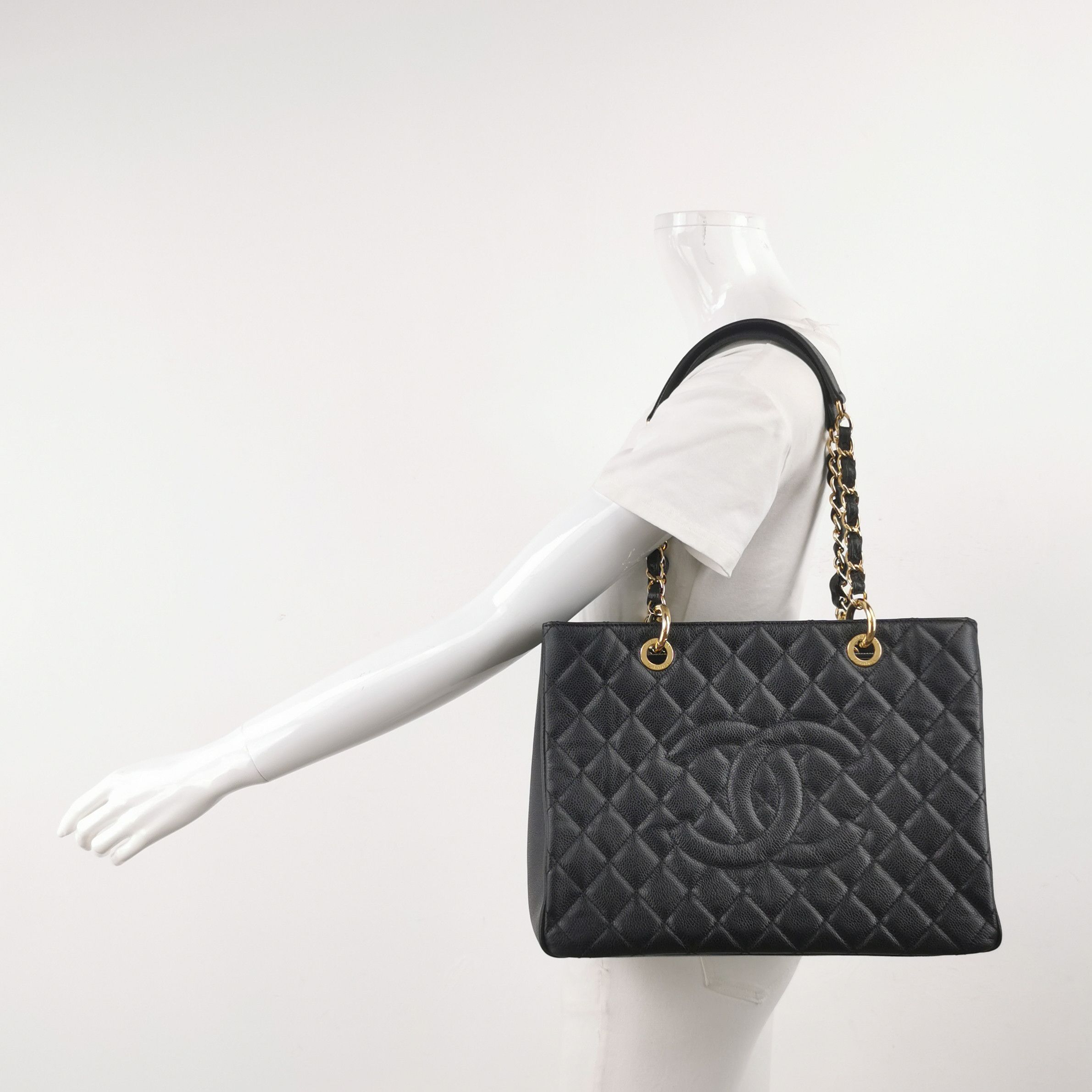Chanel Chanel Women os Shoulder Bags Size ONE SIZE - 2 Thumbnail