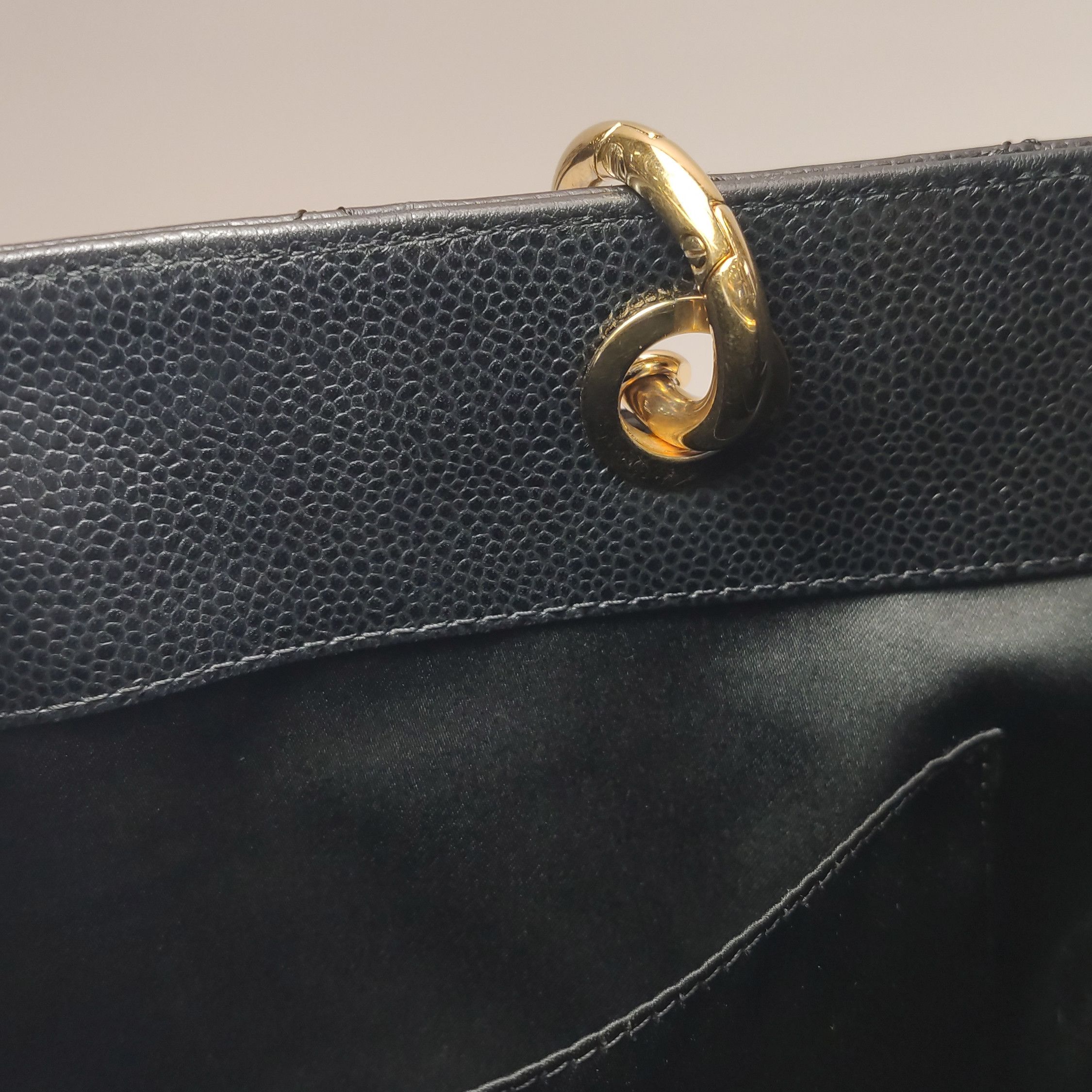 Chanel Chanel Women os Shoulder Bags Size ONE SIZE - 10 Thumbnail