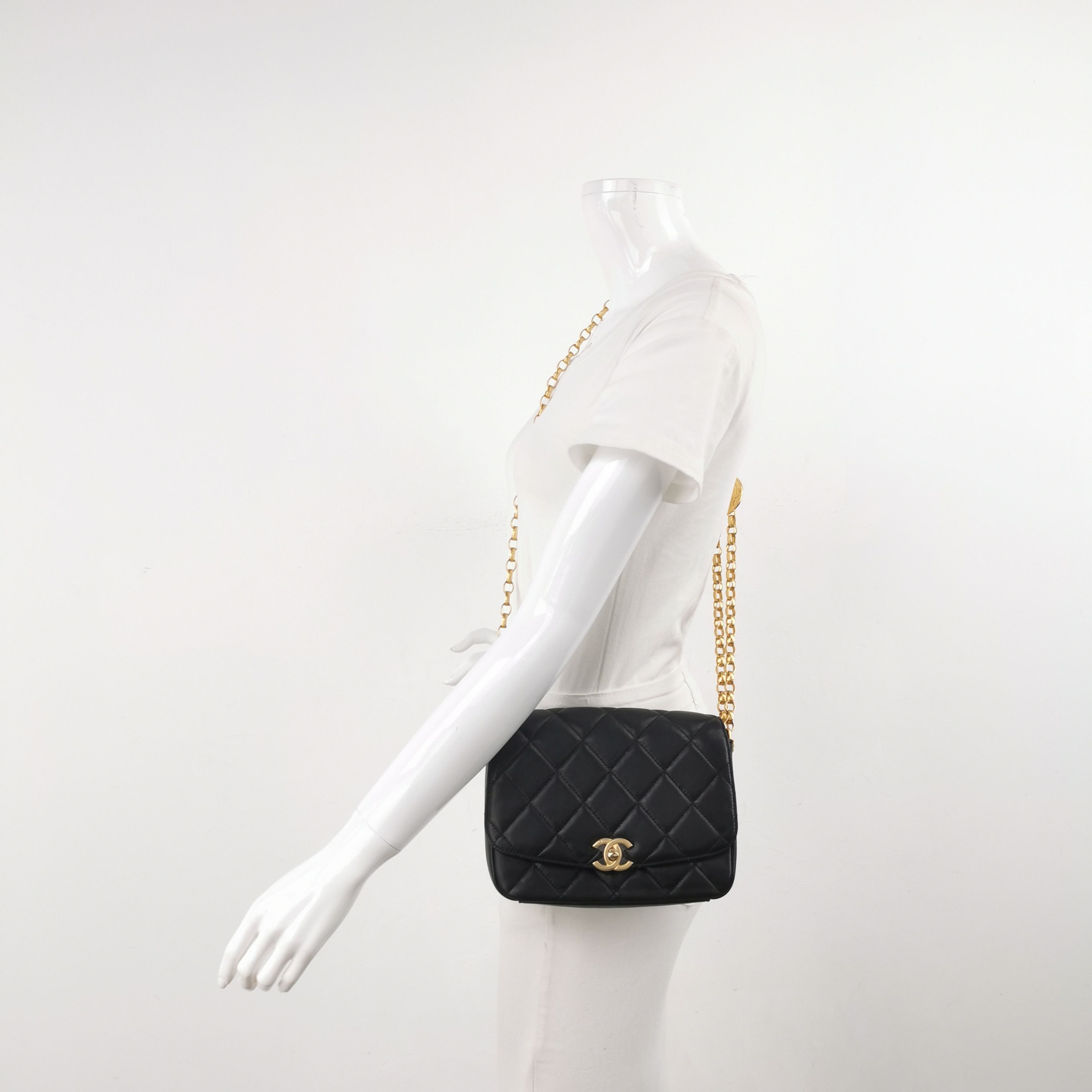 Chanel Chanel Women os Shoulder Bags Size ONE SIZE - 2 Thumbnail