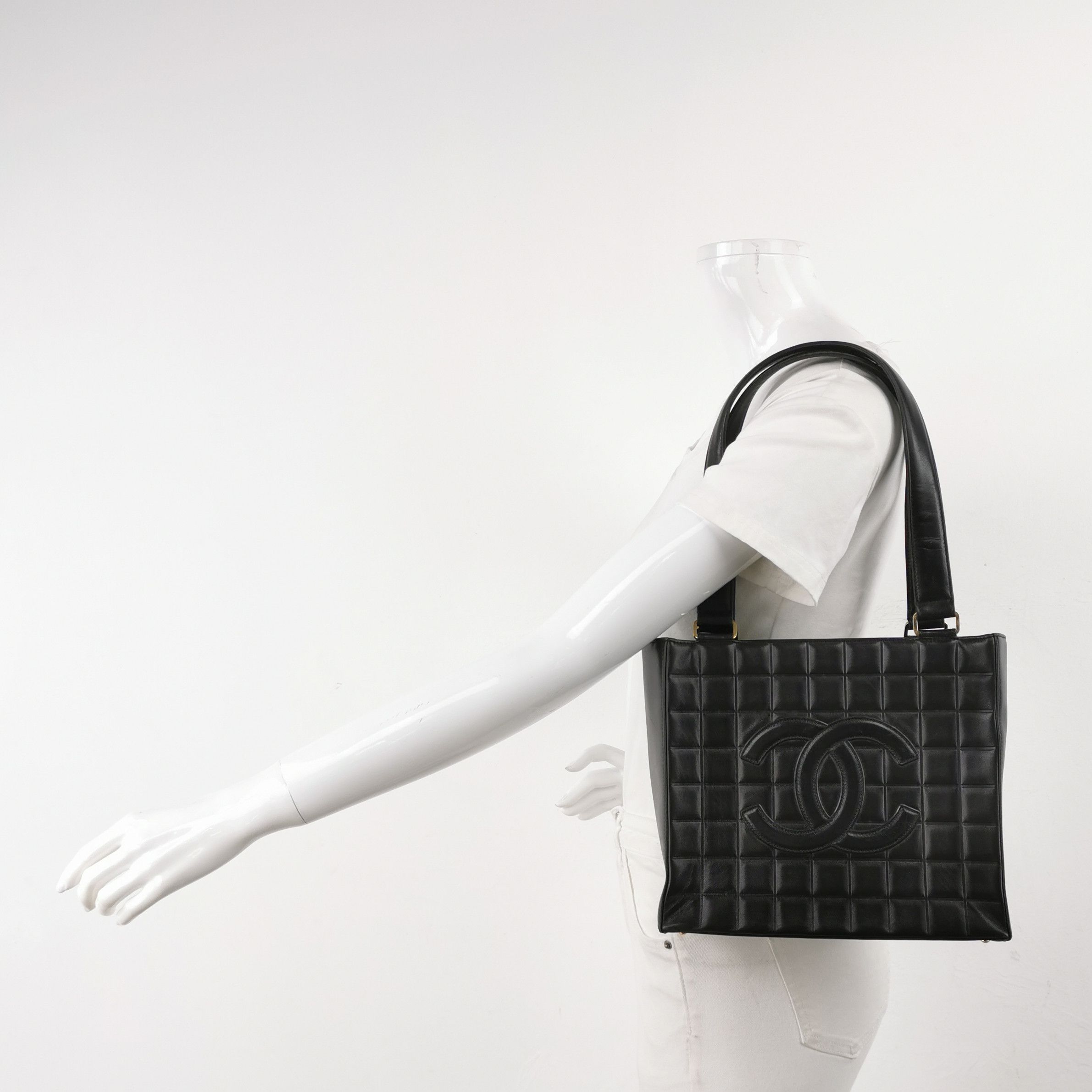 Chanel Chanel Women os Shoulder Bags Size ONE SIZE - 2 Thumbnail
