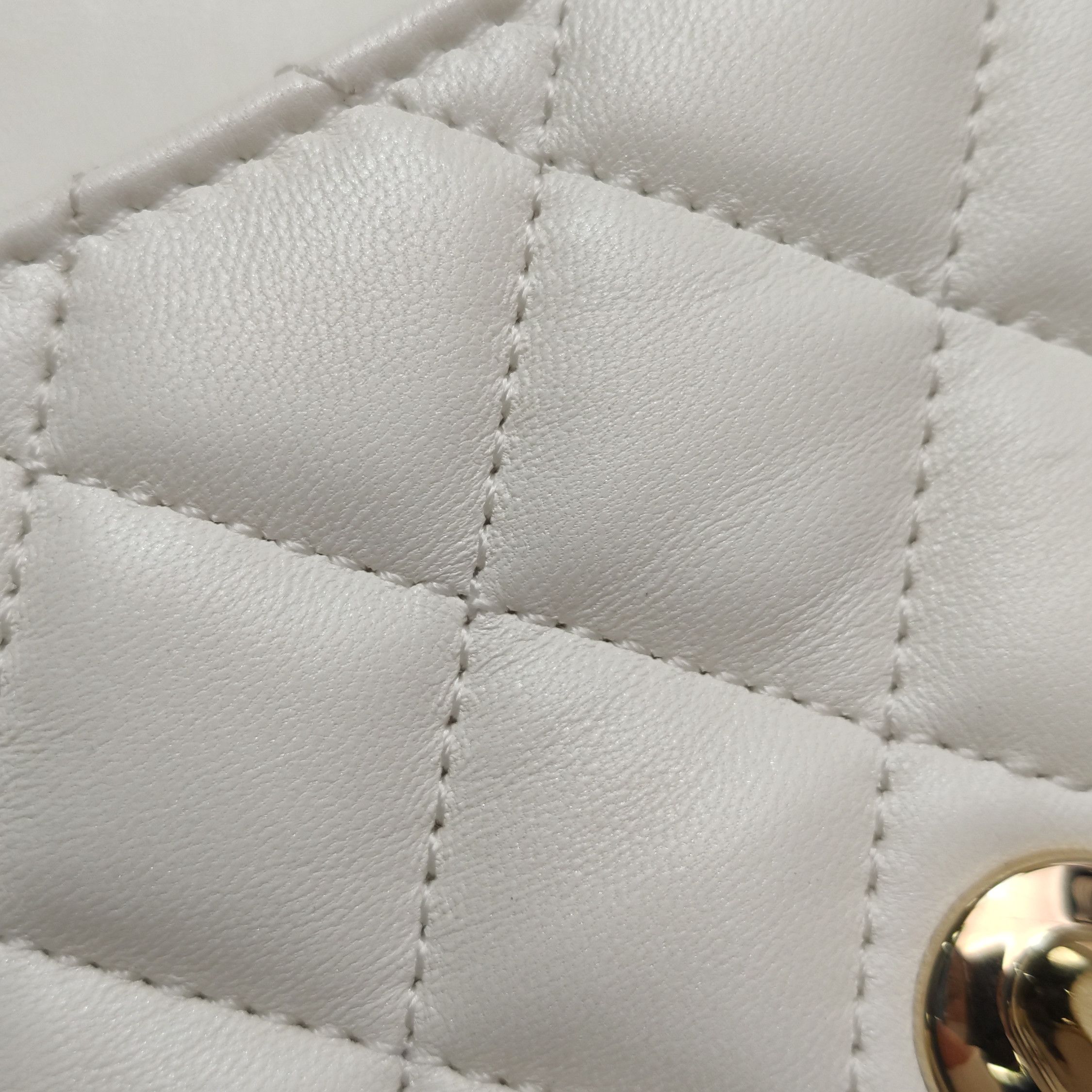 Chanel Chanel Women os Shoulder Bags Size ONE SIZE - 23 Thumbnail