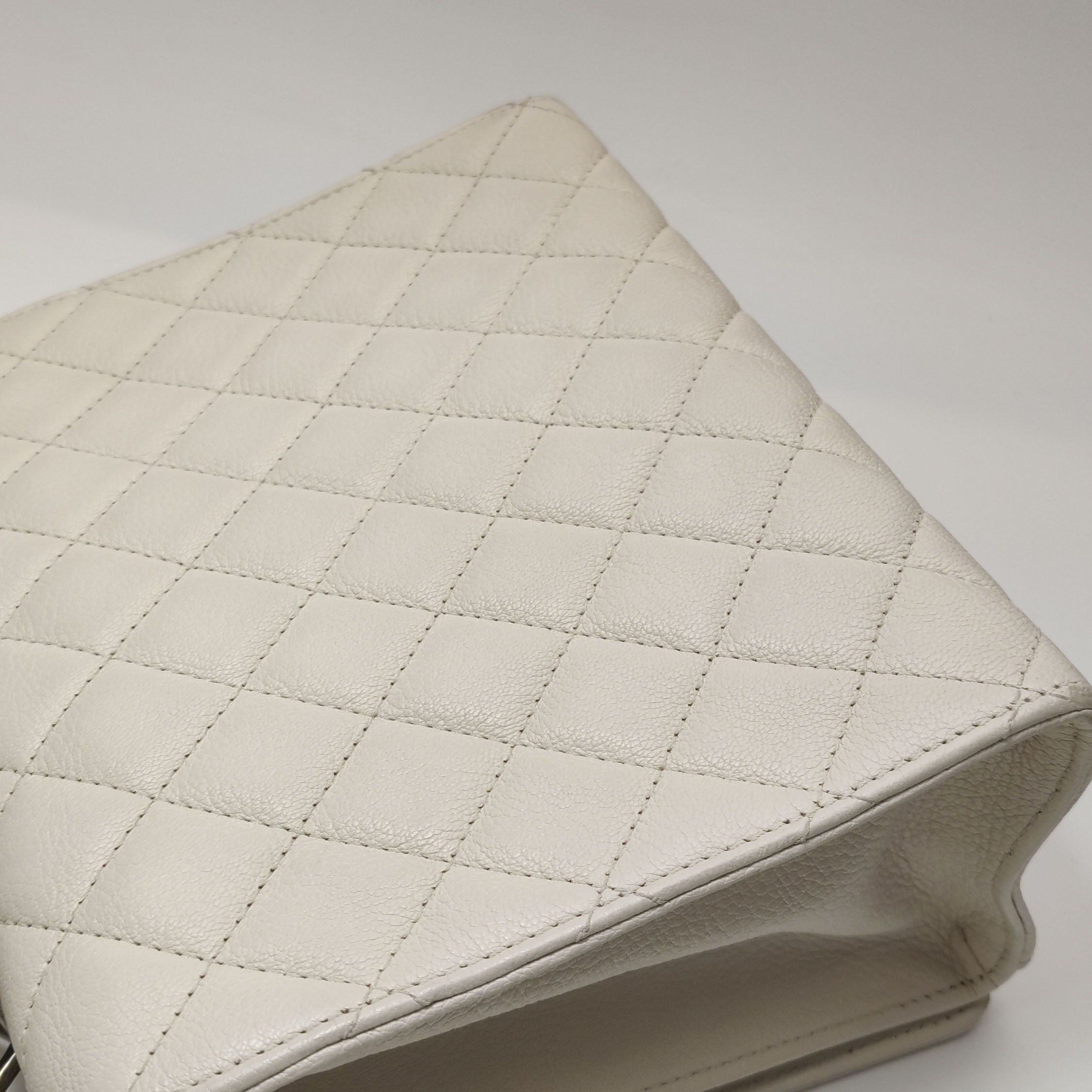 Chanel Chanel Women os Shoulder Bags Size ONE SIZE - 21 Thumbnail