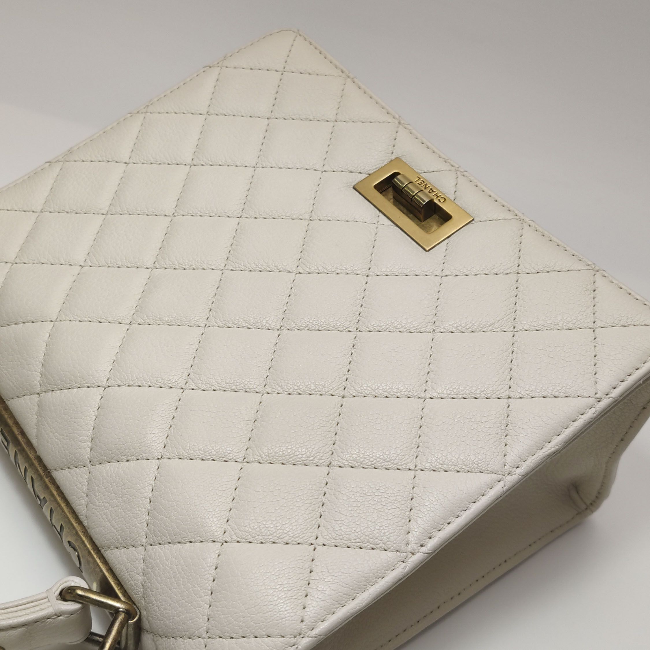 Chanel Chanel Women os Shoulder Bags Size ONE SIZE - 16 Thumbnail