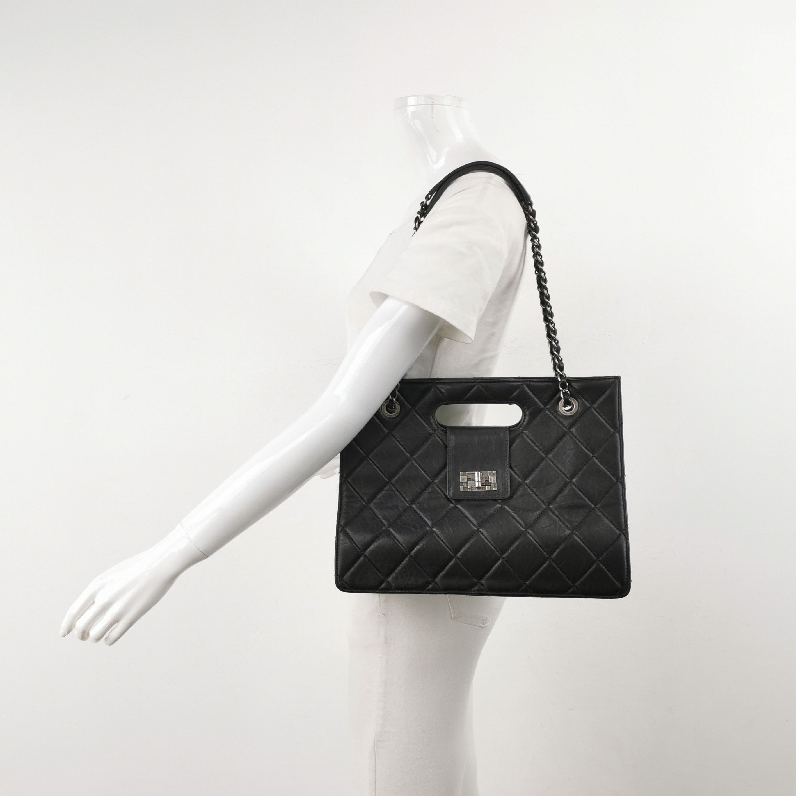 Chanel Chanel Women os Shoulder Bags Size ONE SIZE - 2 Thumbnail