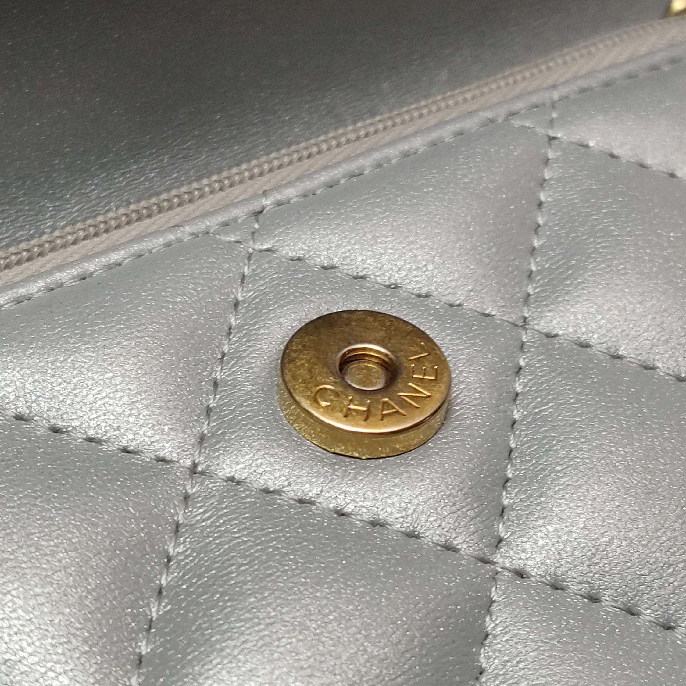Chanel Chanel Women os Crossbody Bags Size ONE SIZE - 12 Thumbnail