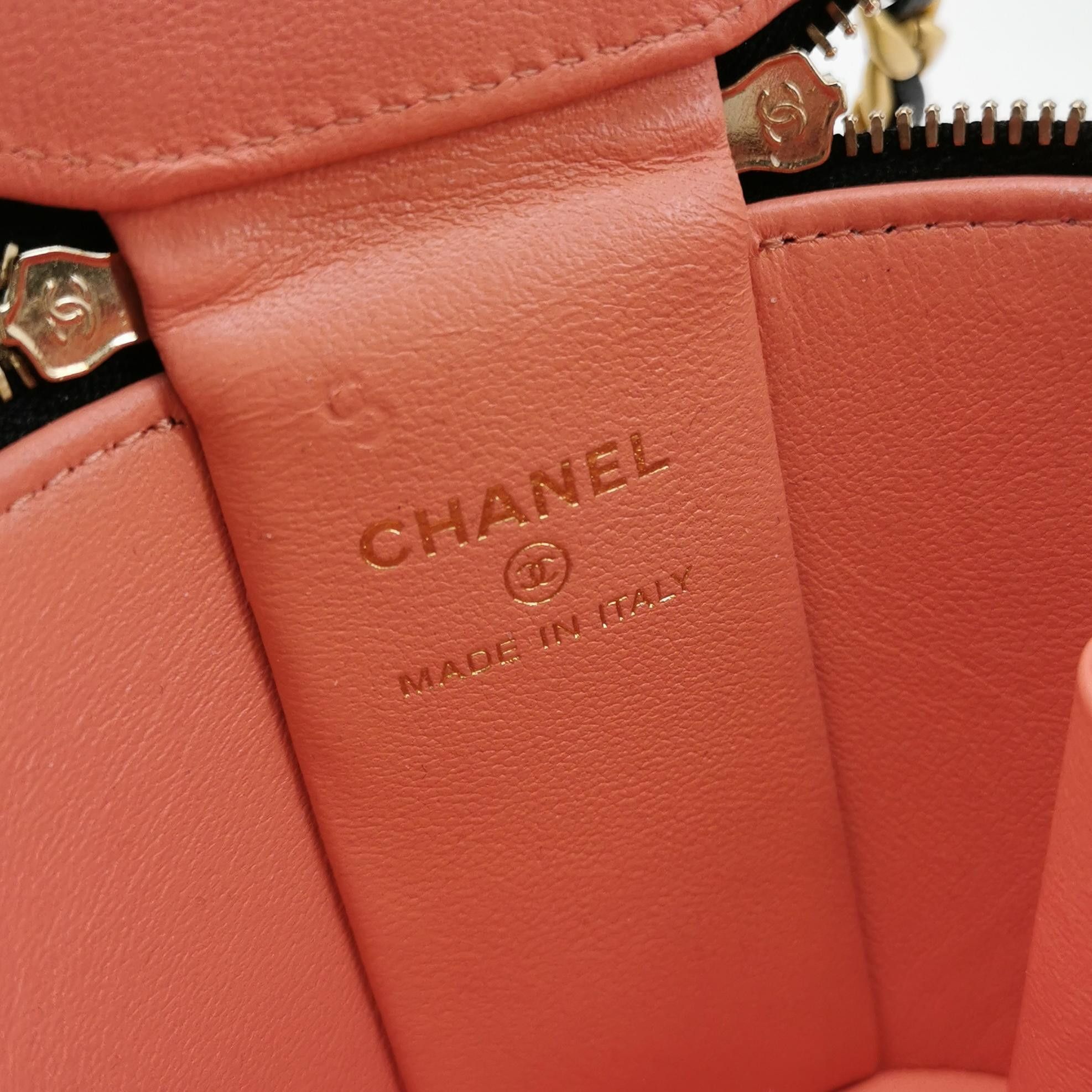 Chanel Chanel Women os Crossbody Bags Size ONE SIZE - 8 Thumbnail