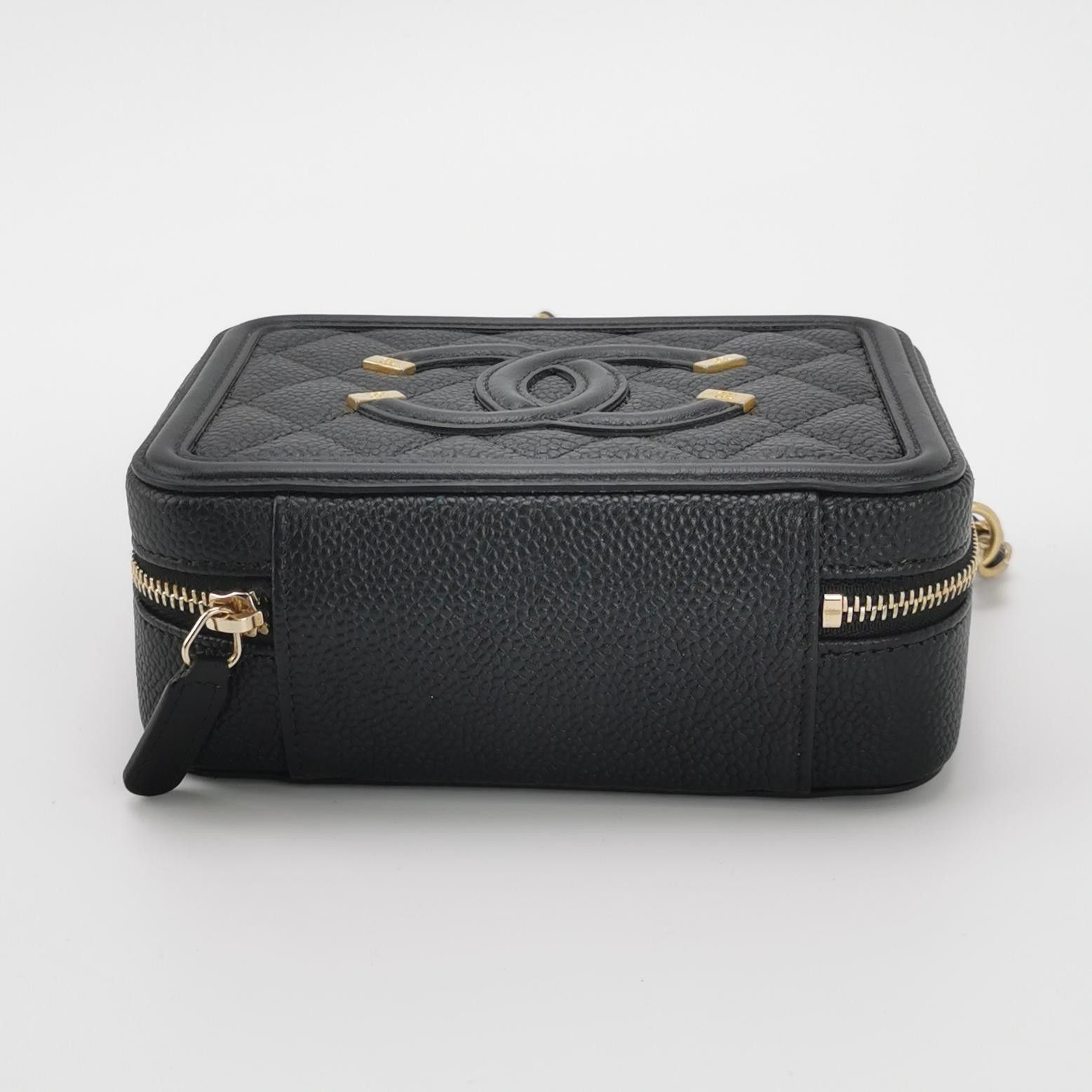 Chanel Chanel Women os Crossbody Bags Size ONE SIZE - 6 Thumbnail