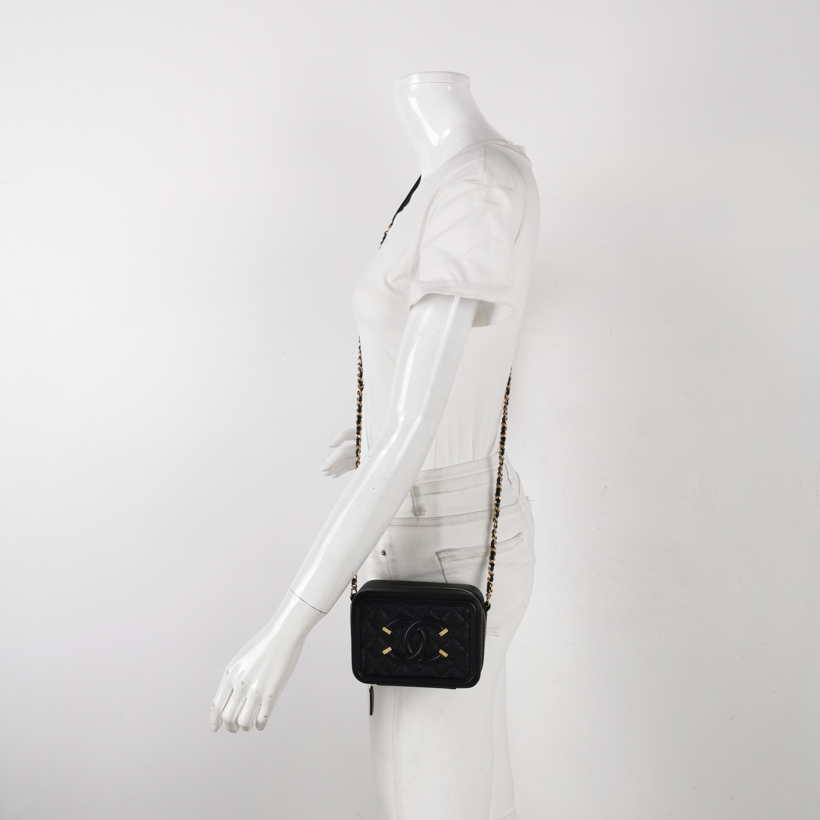 Chanel Chanel Women os Crossbody Bags Size ONE SIZE - 2 Thumbnail