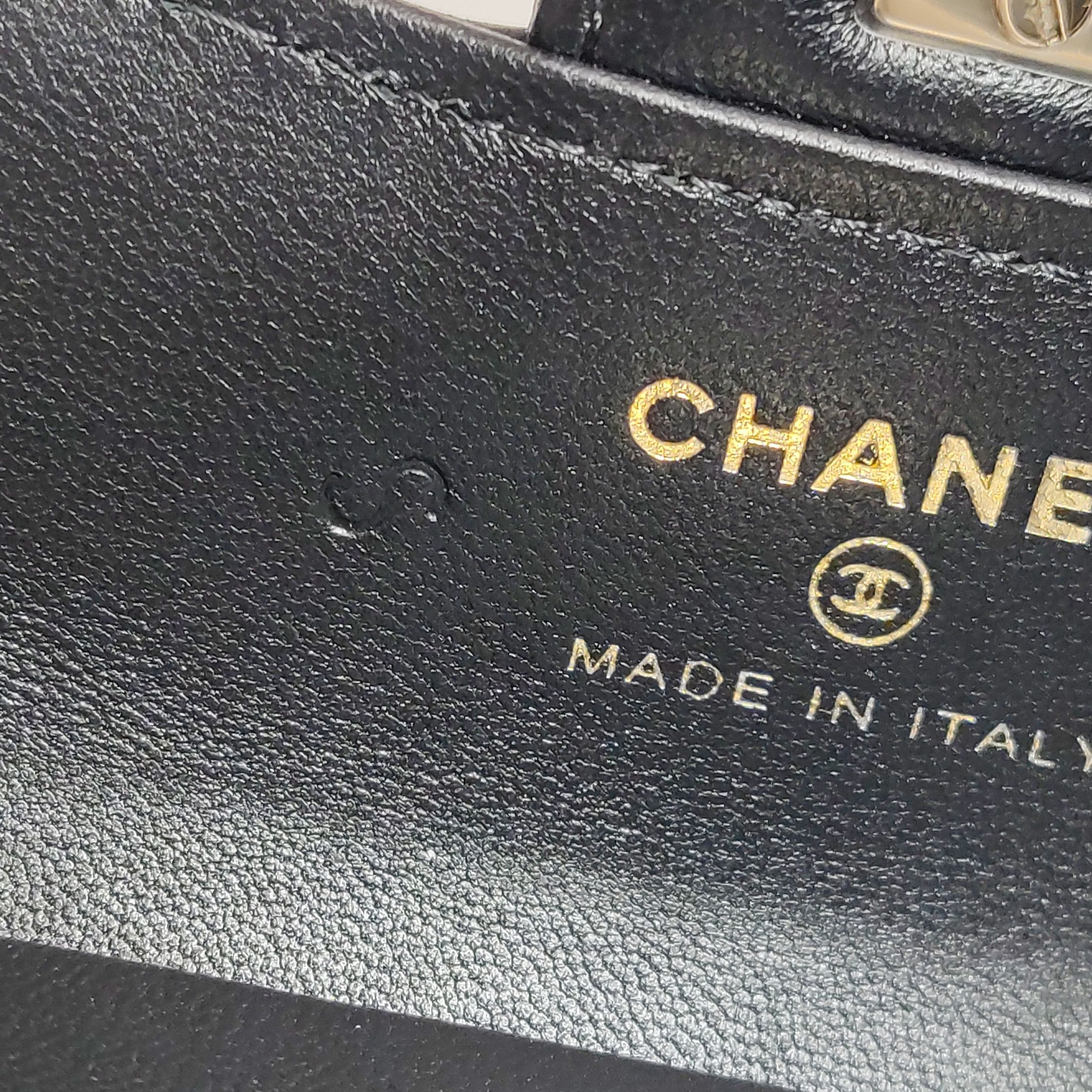 Chanel Chanel Women os Crossbody Bags Size ONE SIZE - 11 Thumbnail