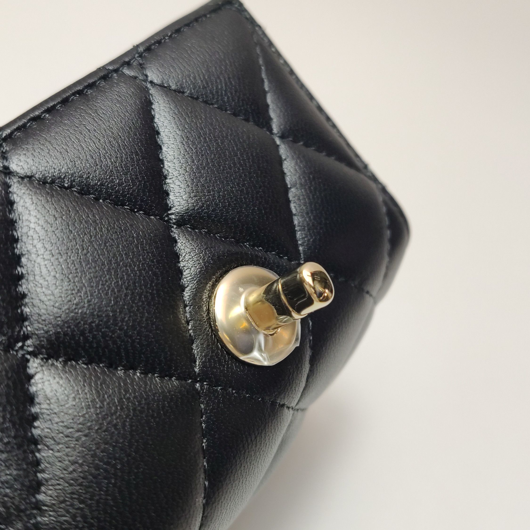 Chanel Chanel Women os Crossbody Bags Size ONE SIZE - 13 Thumbnail