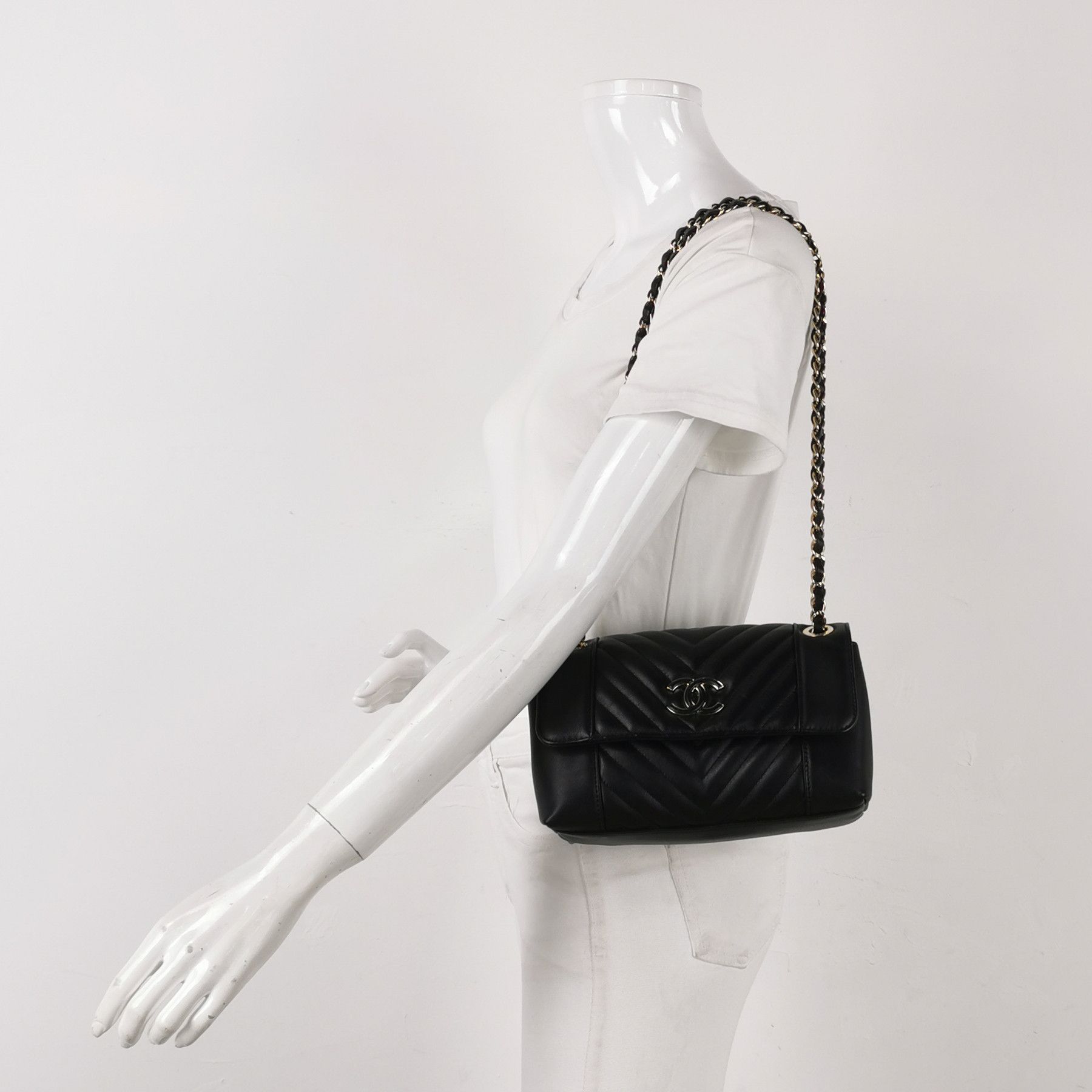Chanel Chanel Women os Shoulder Bags Size ONE SIZE - 2 Thumbnail