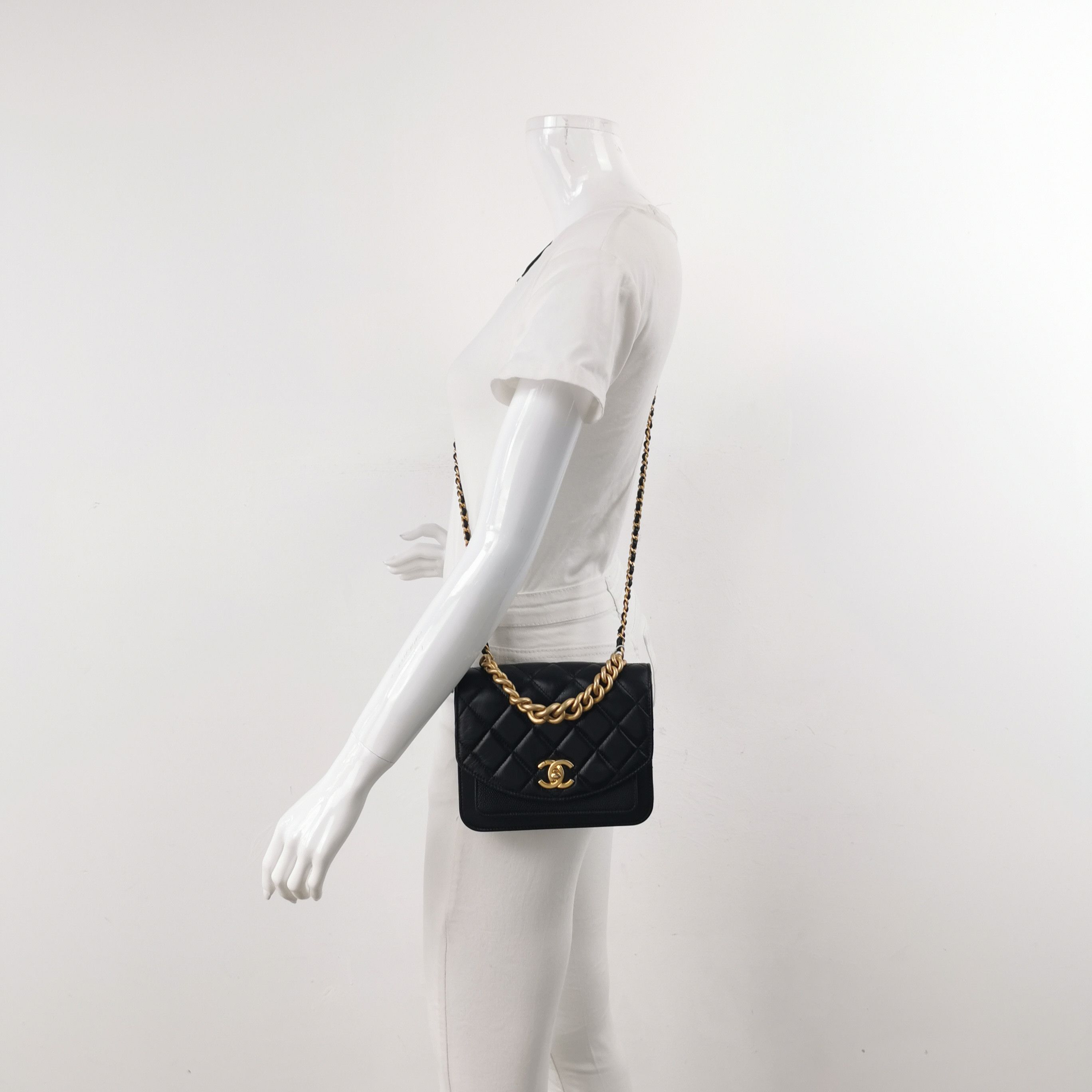 Chanel Chanel Women os Shoulder Bags Size ONE SIZE - 2 Thumbnail