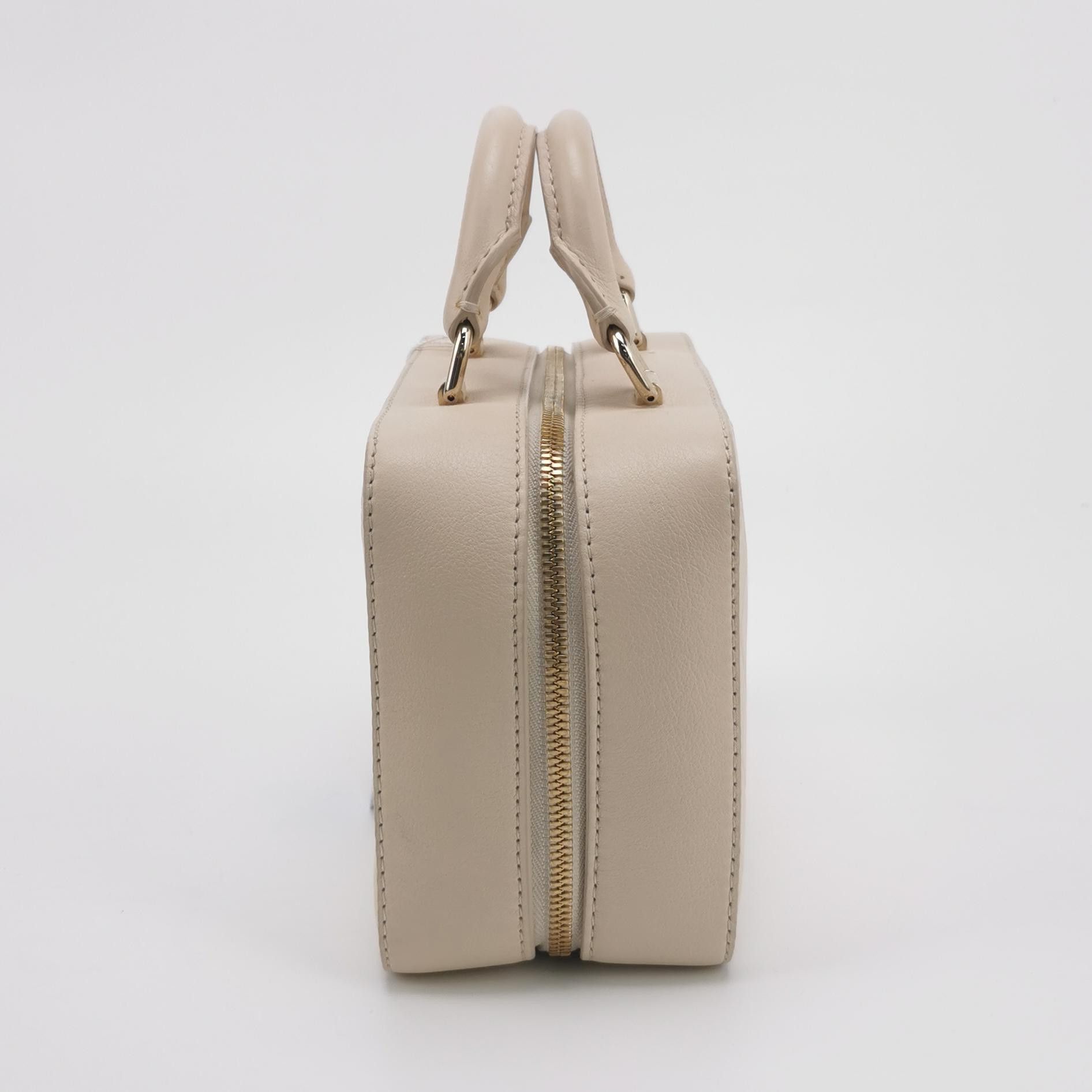 Chanel Chanel Women os Shoulder Bags Size ONE SIZE - 4 Thumbnail