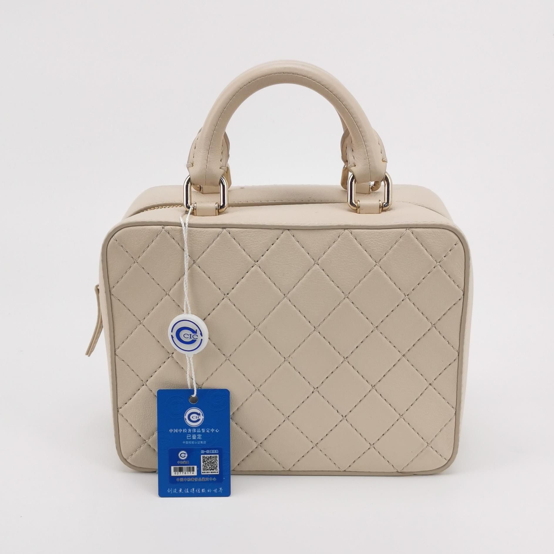 Chanel Chanel Women os Shoulder Bags Size ONE SIZE - 5 Thumbnail
