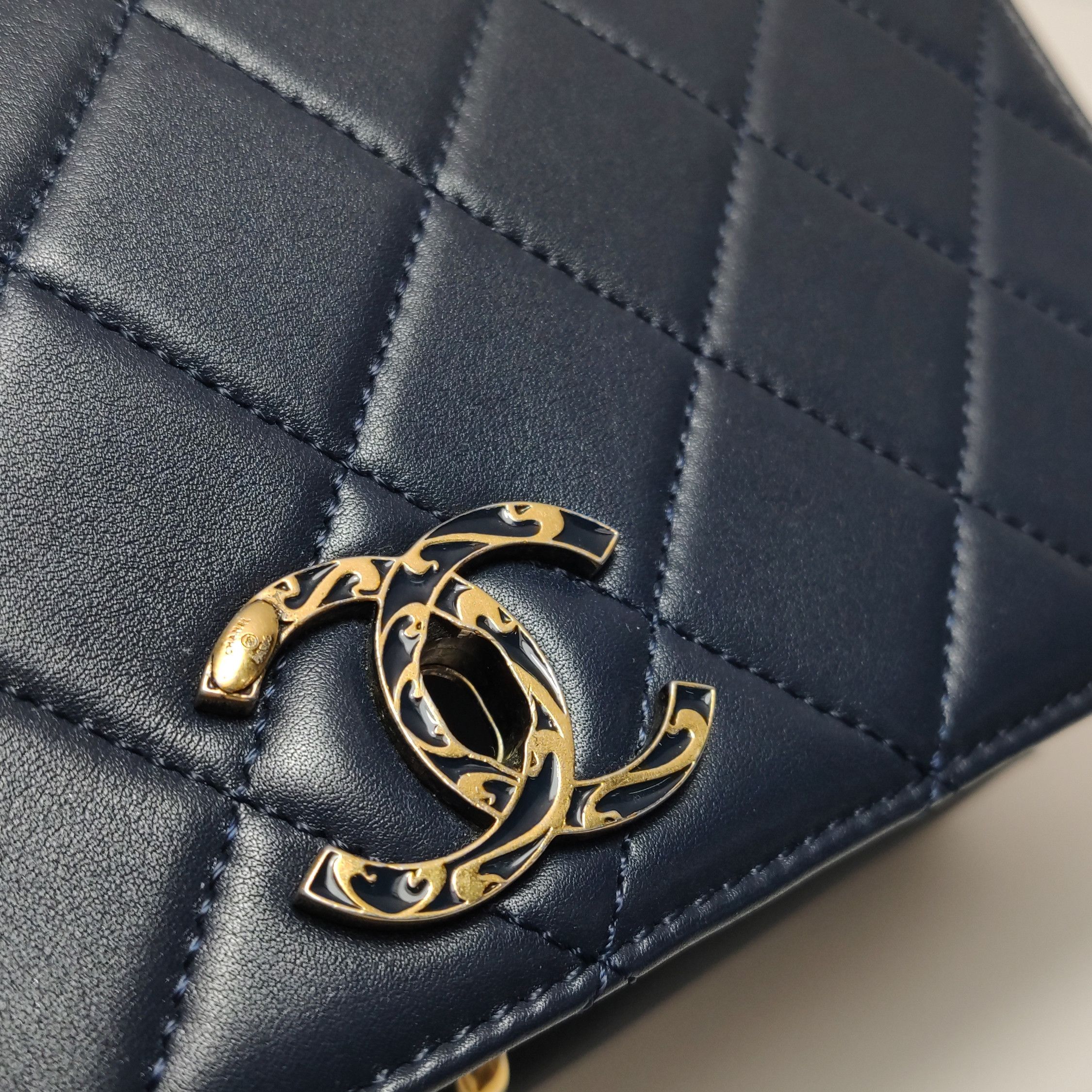 Chanel Chanel Women os Crossbody Bags Size ONE SIZE - 12 Thumbnail