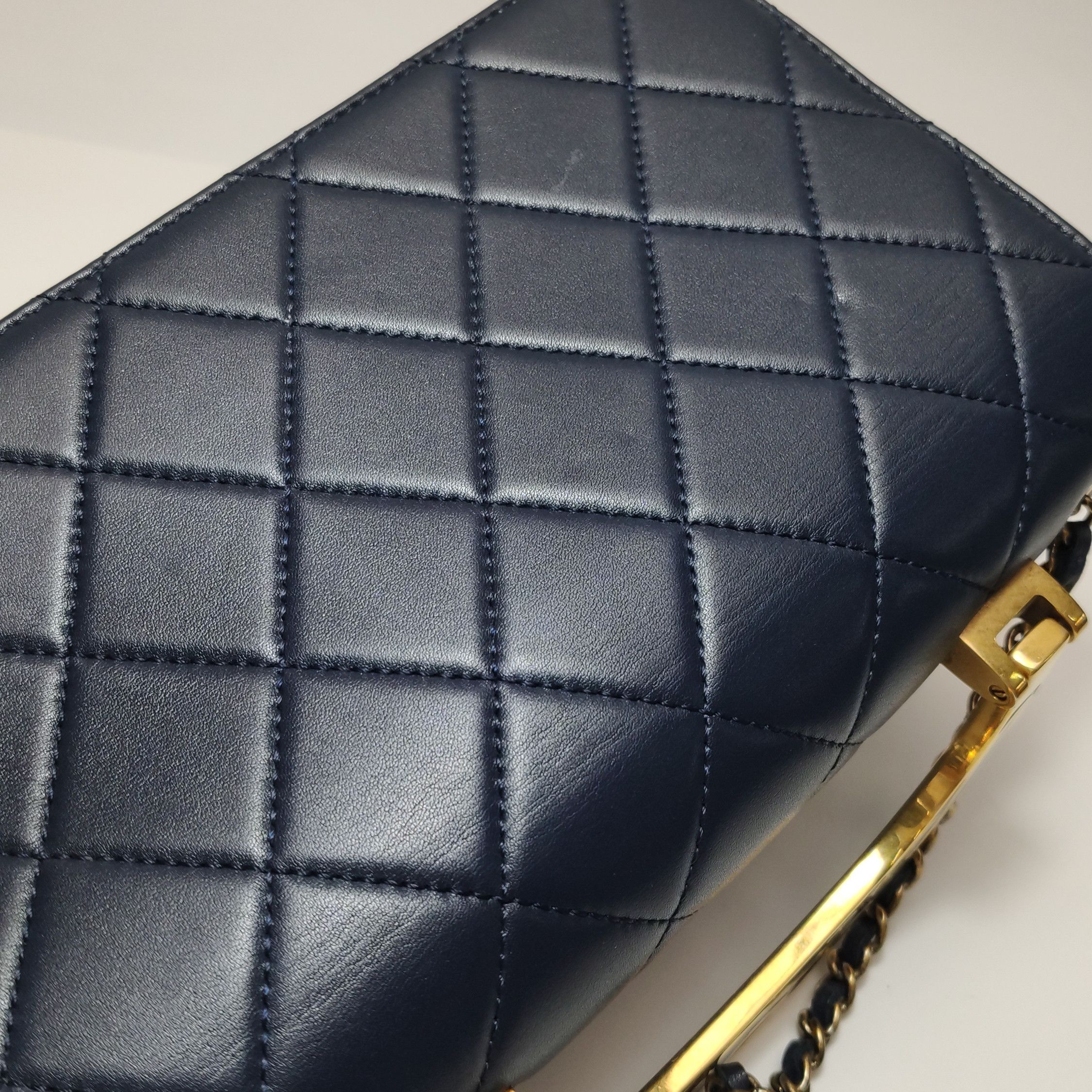 Chanel Chanel Women os Crossbody Bags Size ONE SIZE - 20 Thumbnail