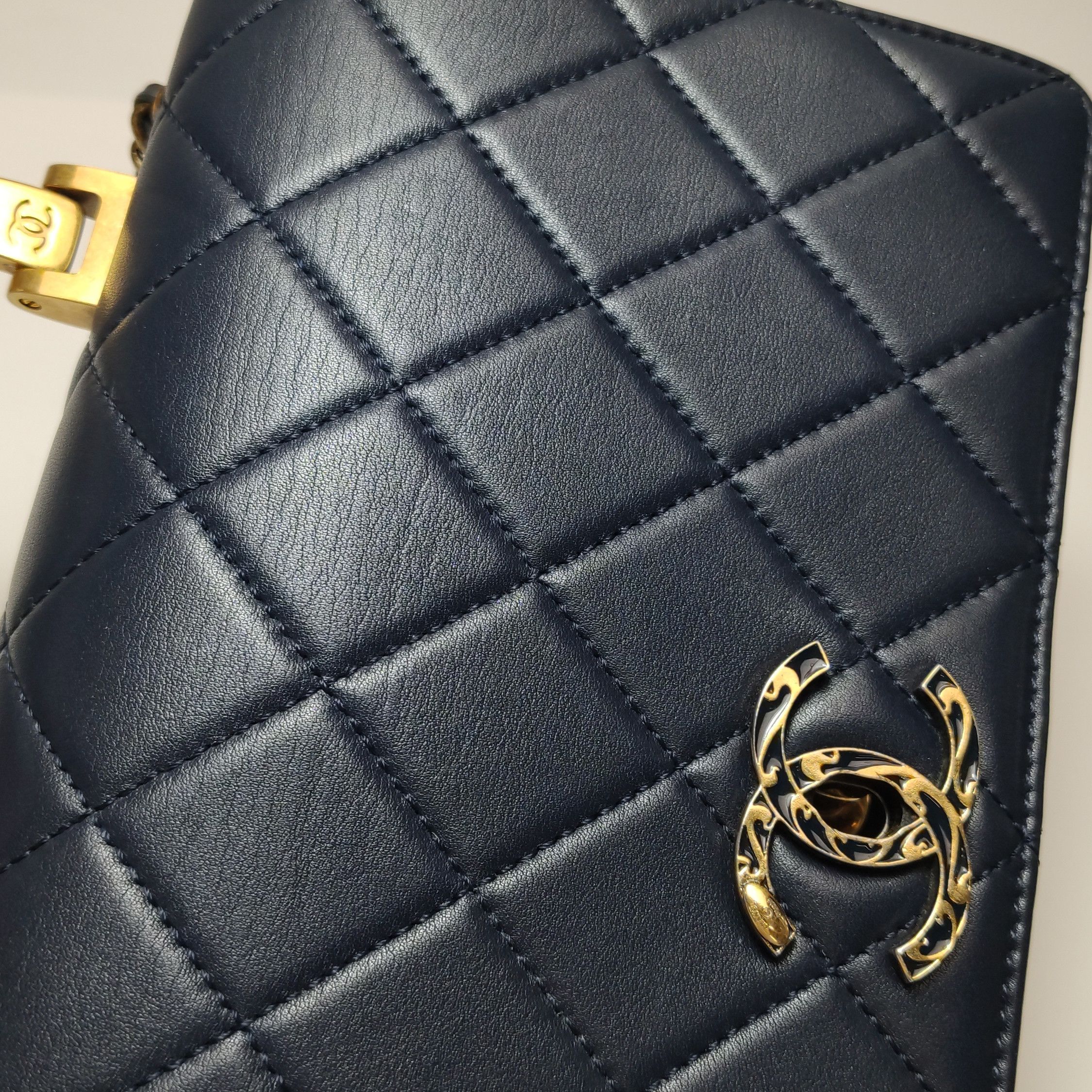 Chanel Chanel Women os Crossbody Bags Size ONE SIZE - 22 Thumbnail