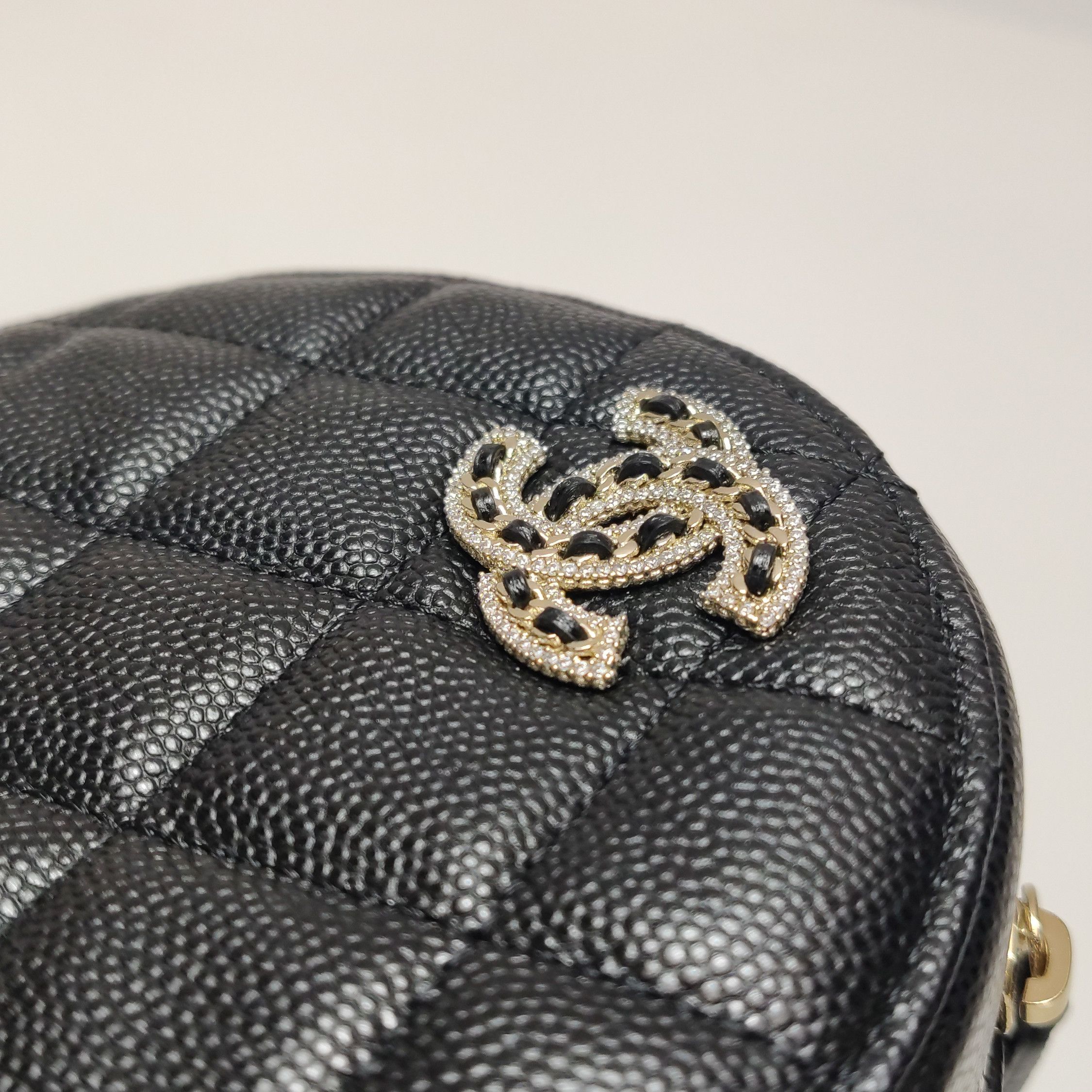 Chanel Chanel Women os Crossbody Bags Size ONE SIZE - 14 Thumbnail