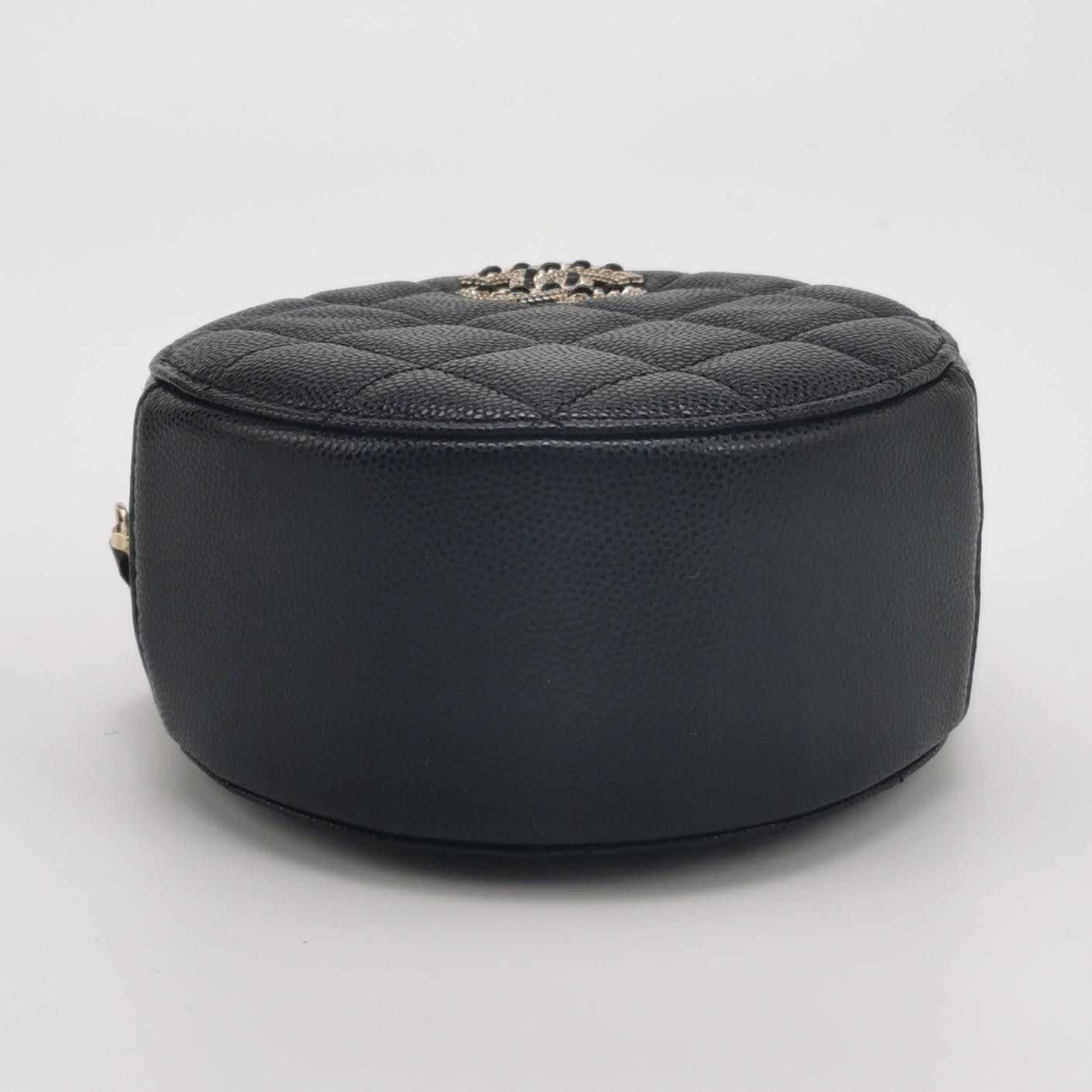 Chanel Chanel Women os Crossbody Bags Size ONE SIZE - 6 Thumbnail
