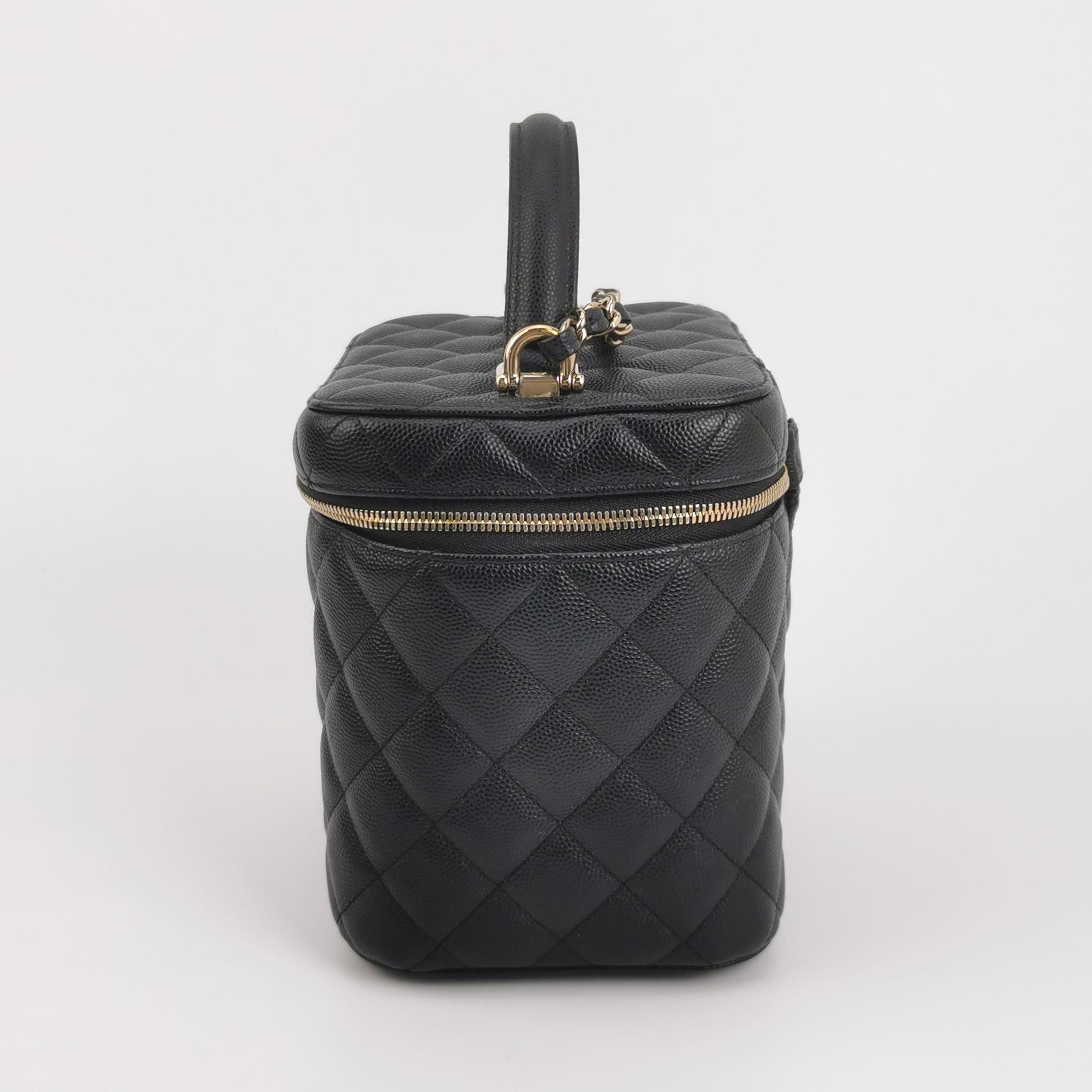 Chanel Chanel Women os Shoulder Bags Size ONE SIZE - 3 Thumbnail