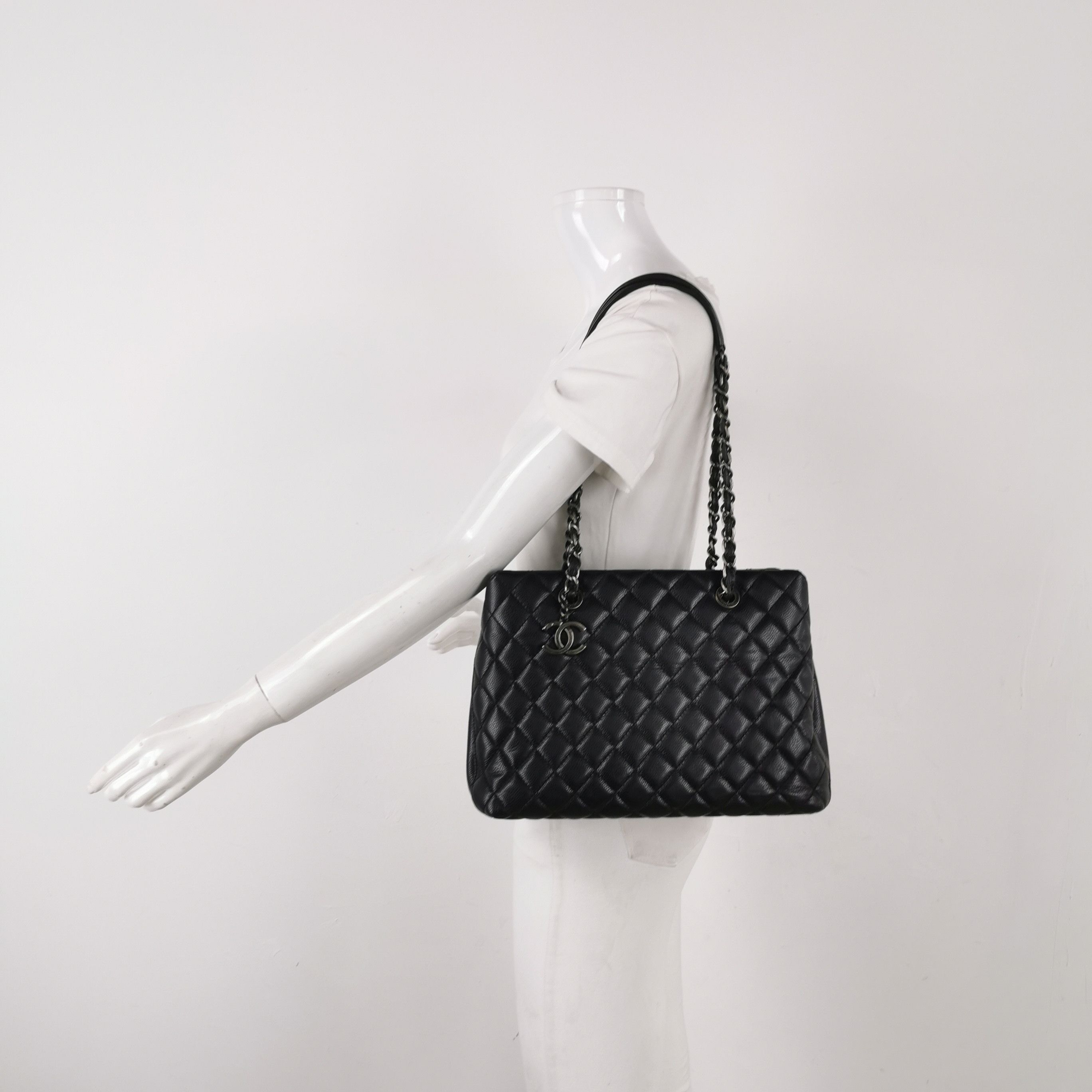 Chanel Chanel Women os Shoulder Bags Size ONE SIZE - 2 Thumbnail