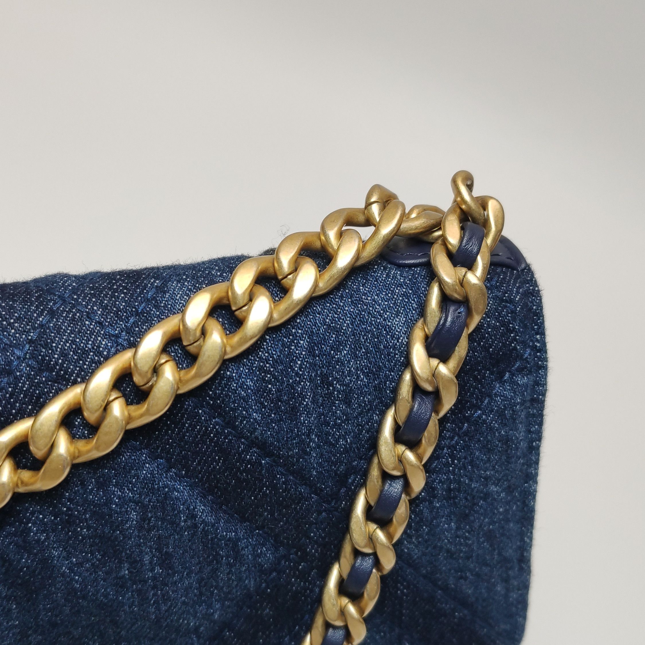 Chanel Chanel Women os Crossbody Bags Size ONE SIZE - 15 Thumbnail