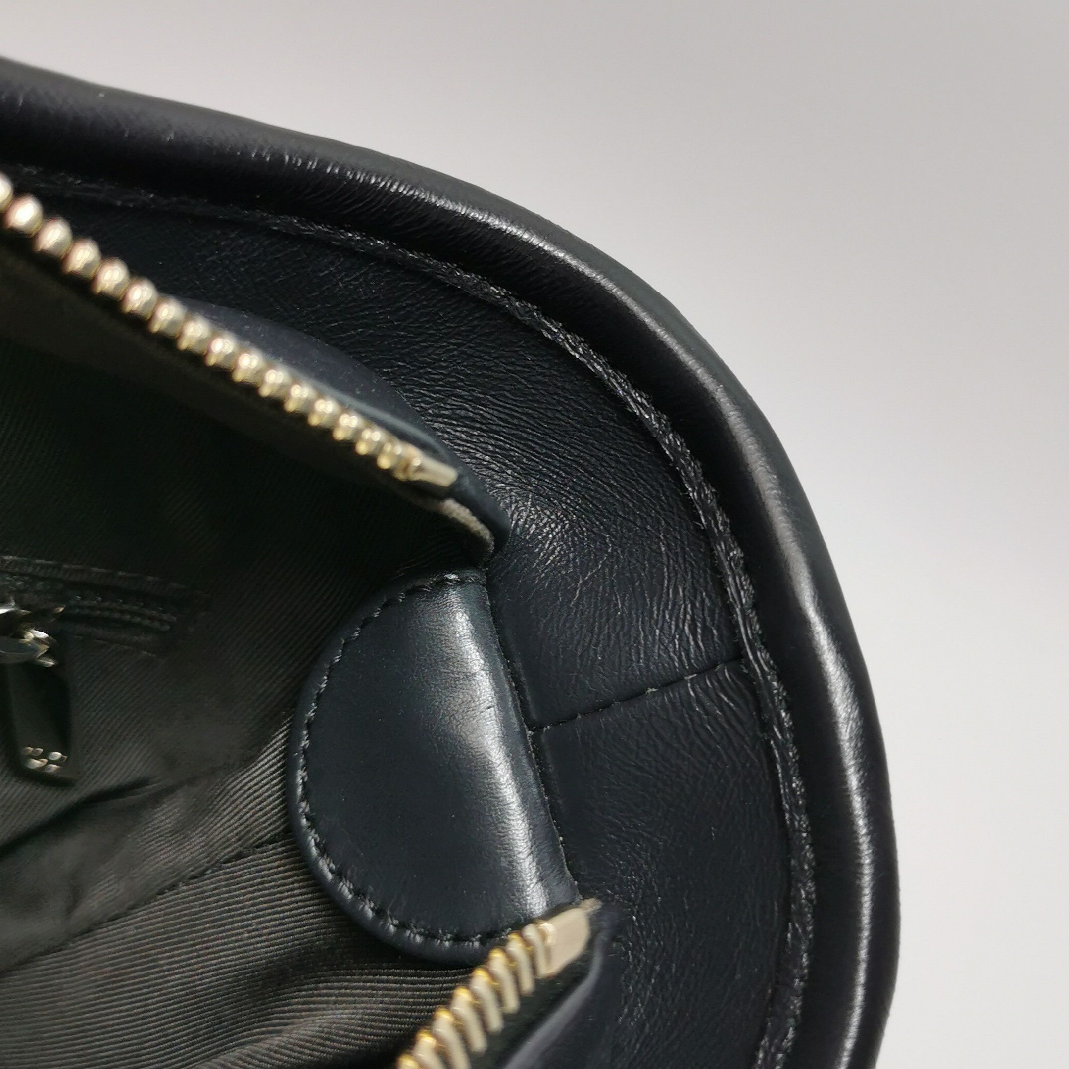 Chanel Chanel Women os Crossbody Bags Size ONE SIZE - 10 Thumbnail