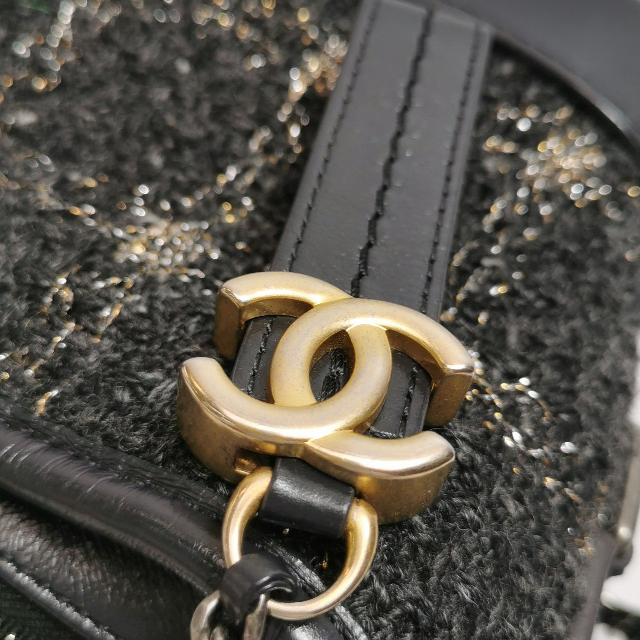 Chanel Chanel Women os Crossbody Bags Size ONE SIZE - 17 Thumbnail