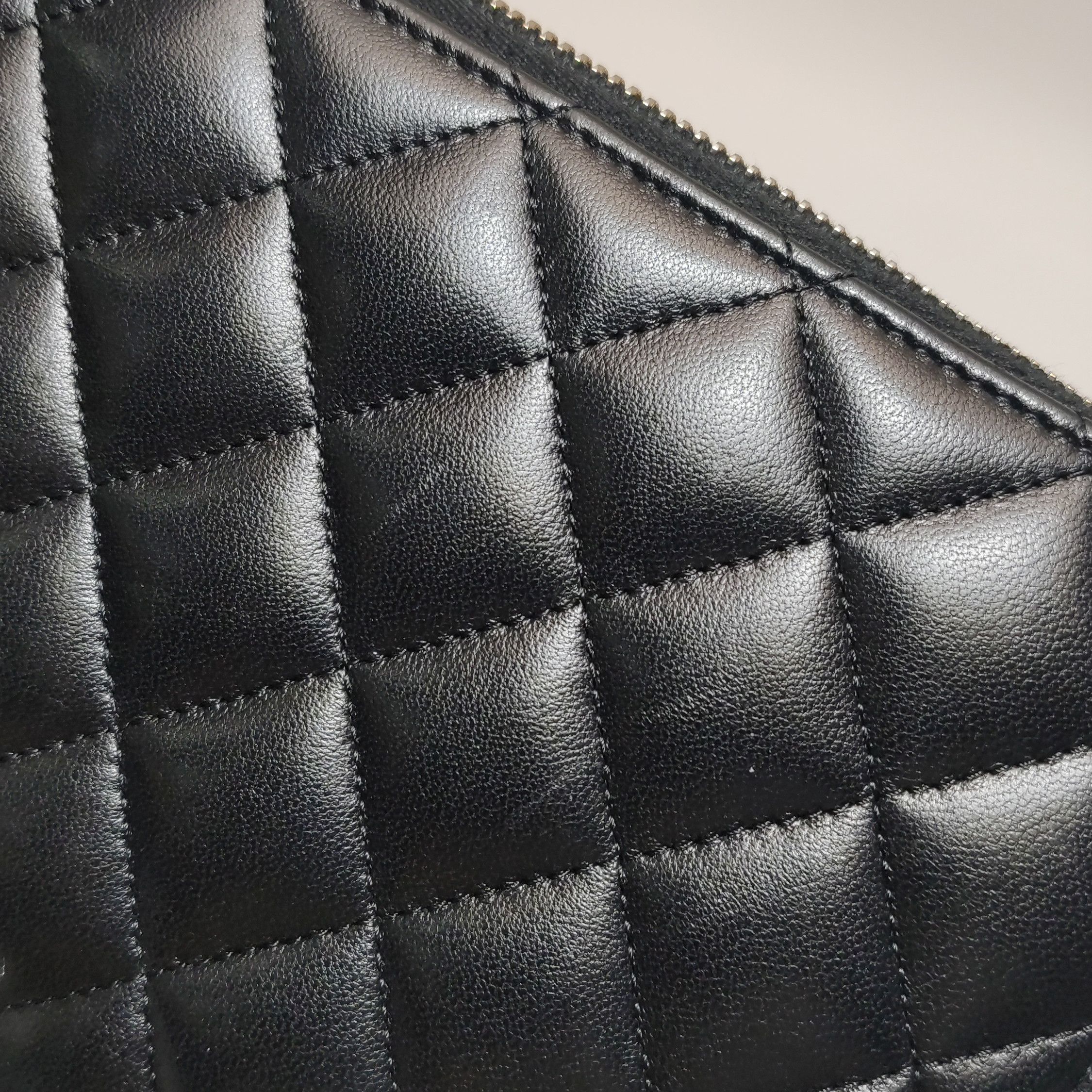 Chanel Chanel Women os Clutches Size ONE SIZE - 14 Thumbnail