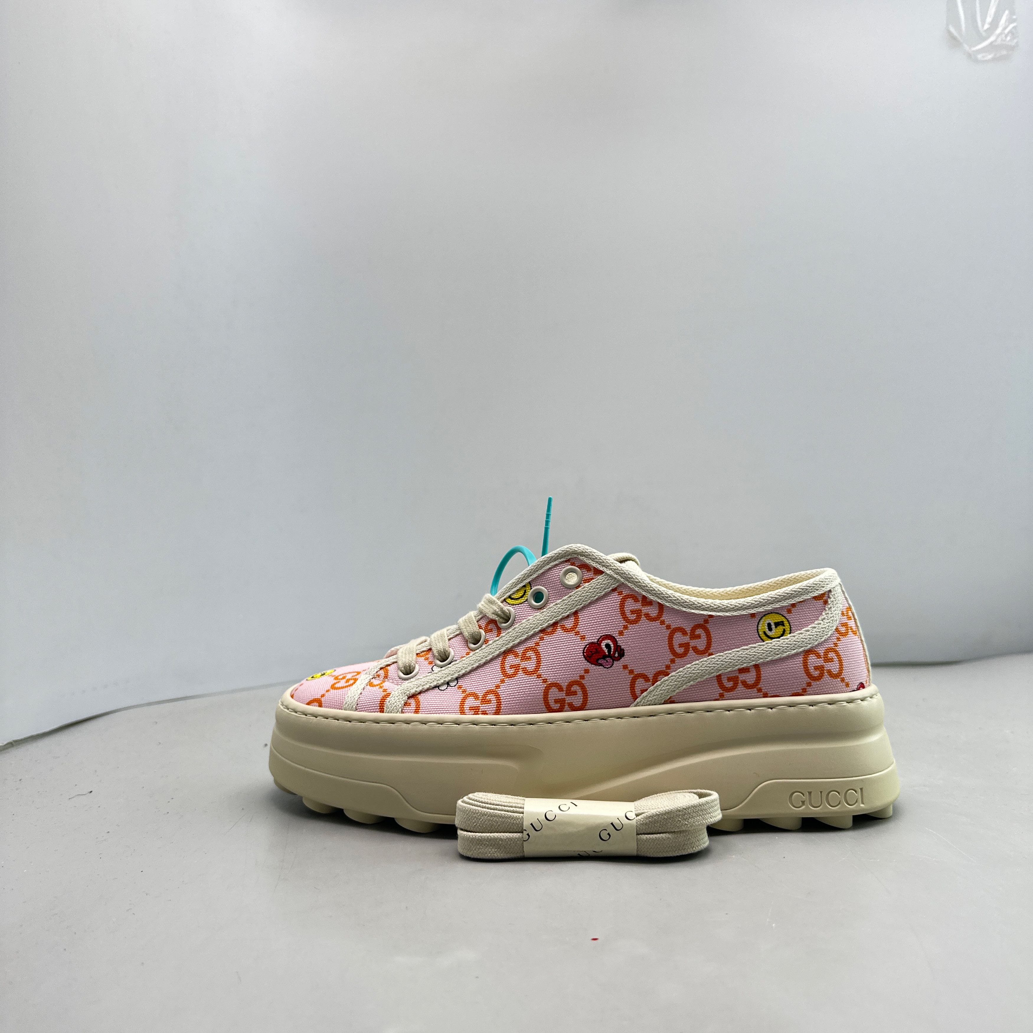 Gucci Gucci Pink GG Monogram Low-Top Sneakers Size 37 Size US 7 / IT 37 - 10 Thumbnail