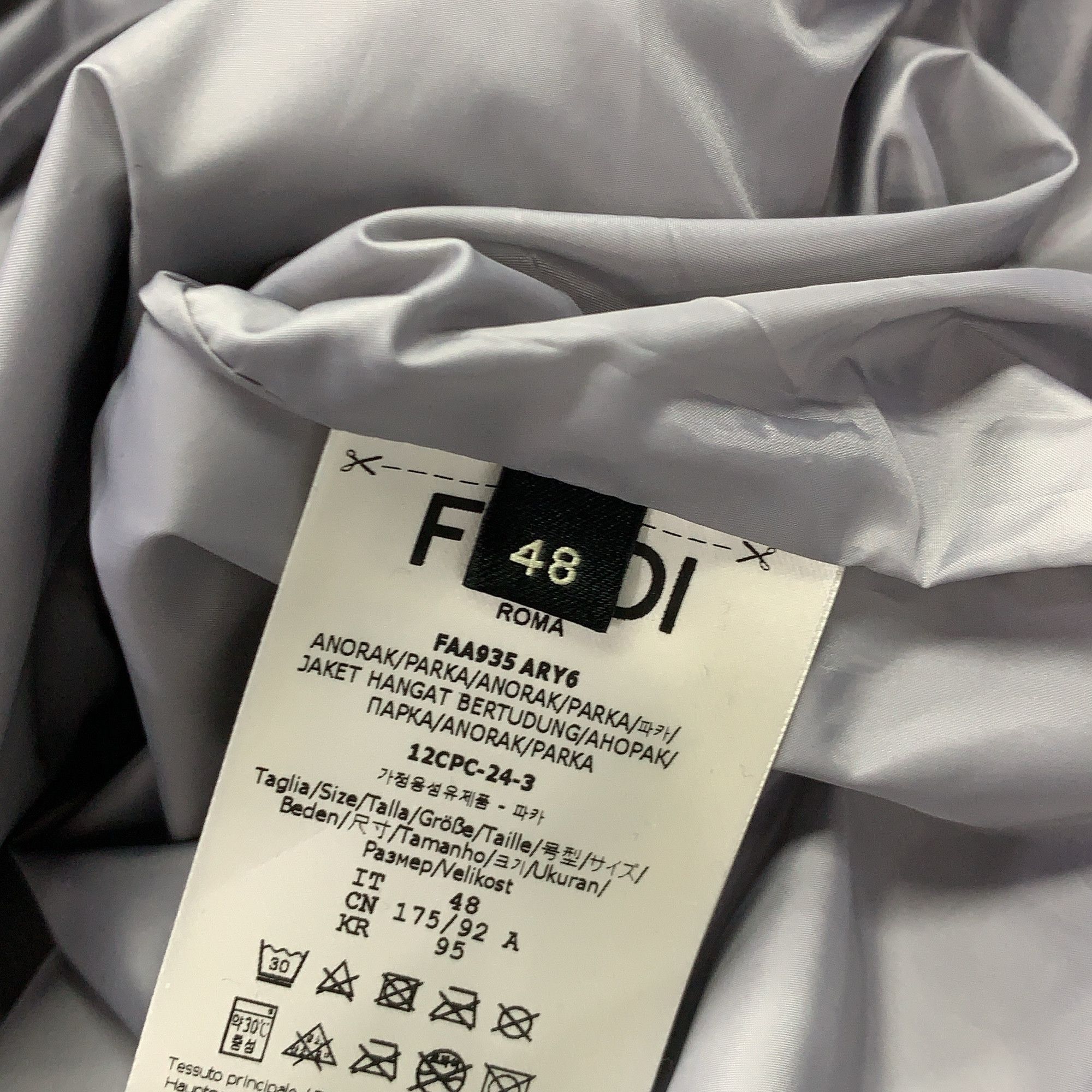 Fendi Fendi Logo Patch Hooded Jacket Size M Size US M / EU 48-50 / 2 - 3 Thumbnail