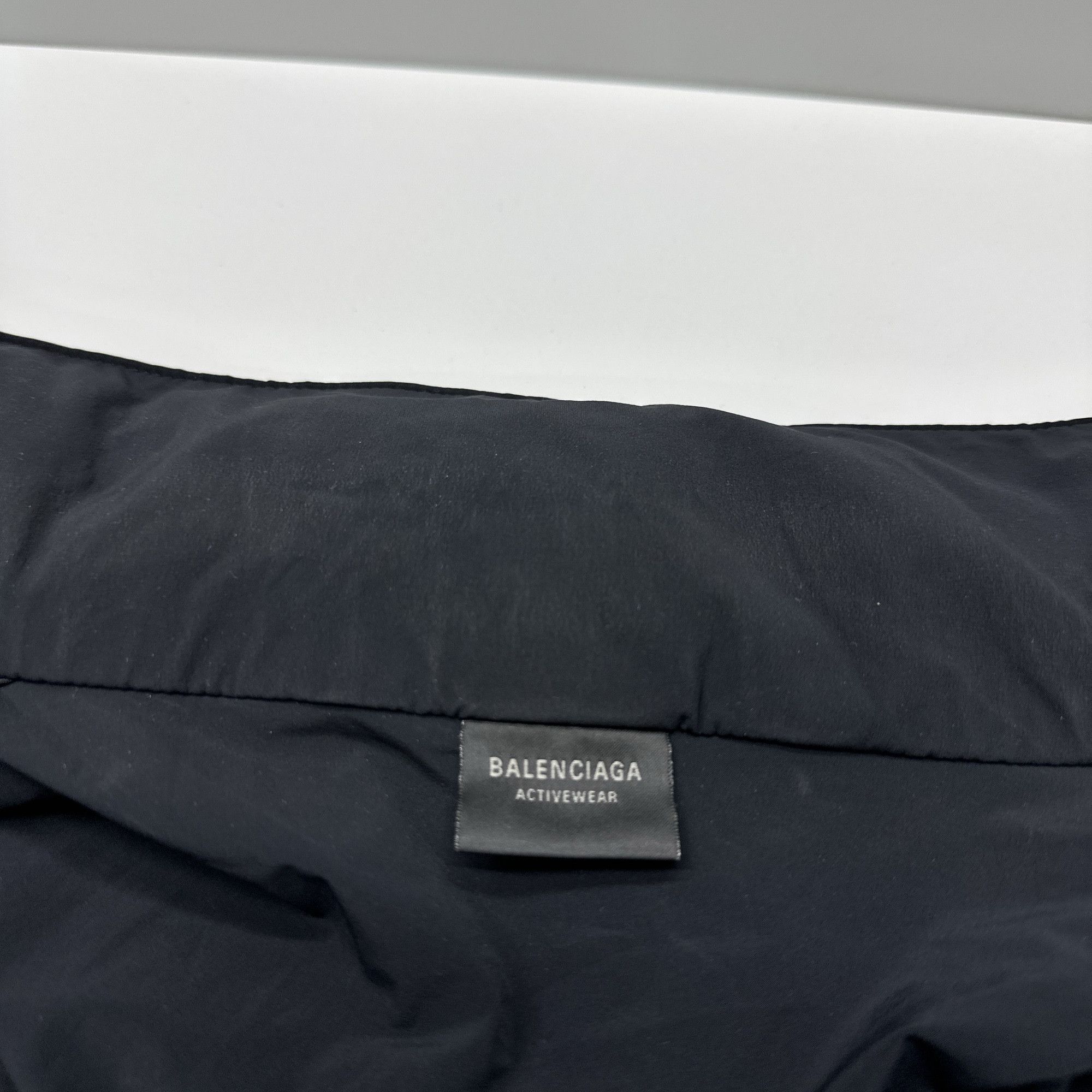 Balenciaga Balenciaga Logo Activewear Windbreaker Size M Size US M / EU 48-50 / 2 - 6 Thumbnail