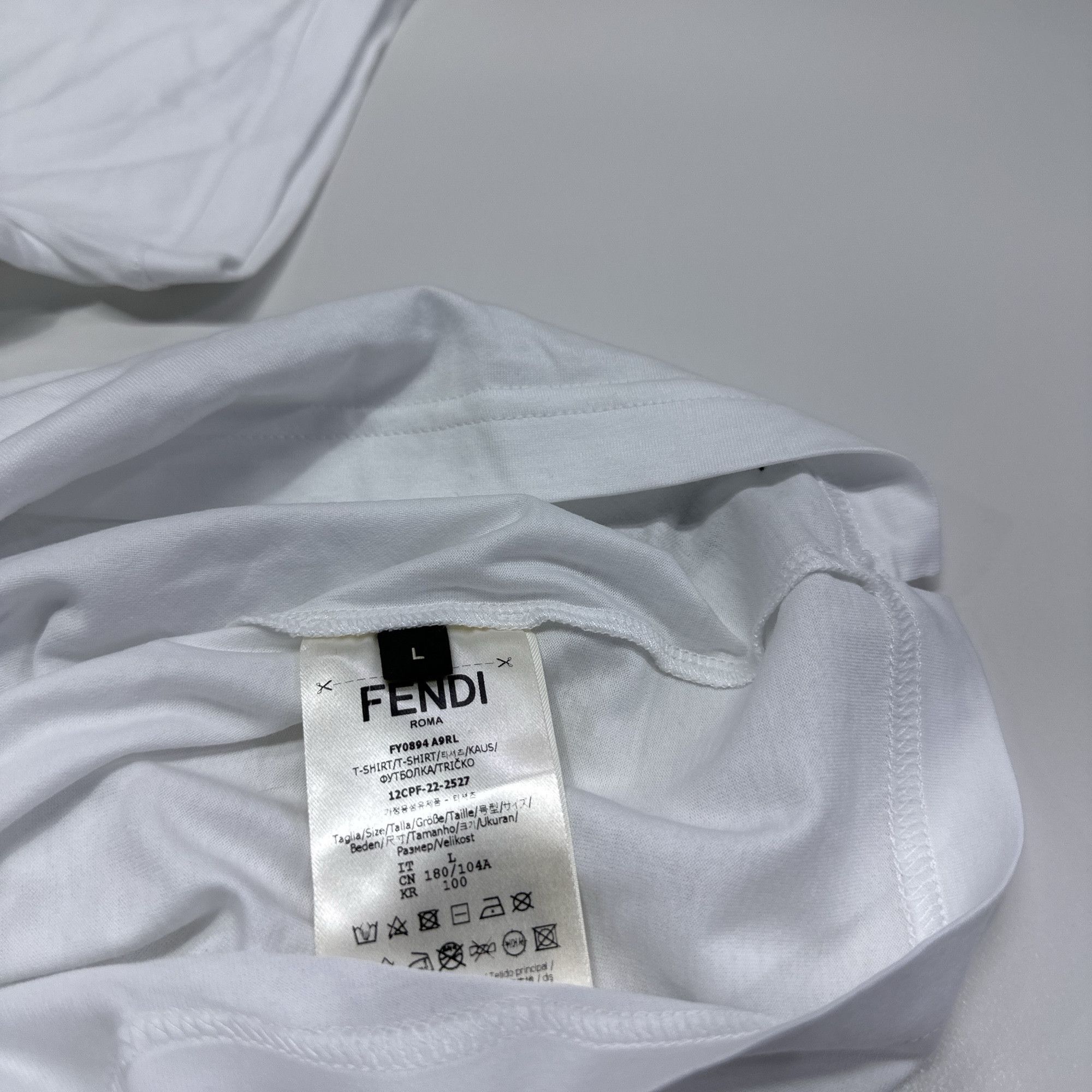Fendi Fendi Logo Patch T-Shirt Size L Size US L / EU 52-54 / 3 - 5 Thumbnail