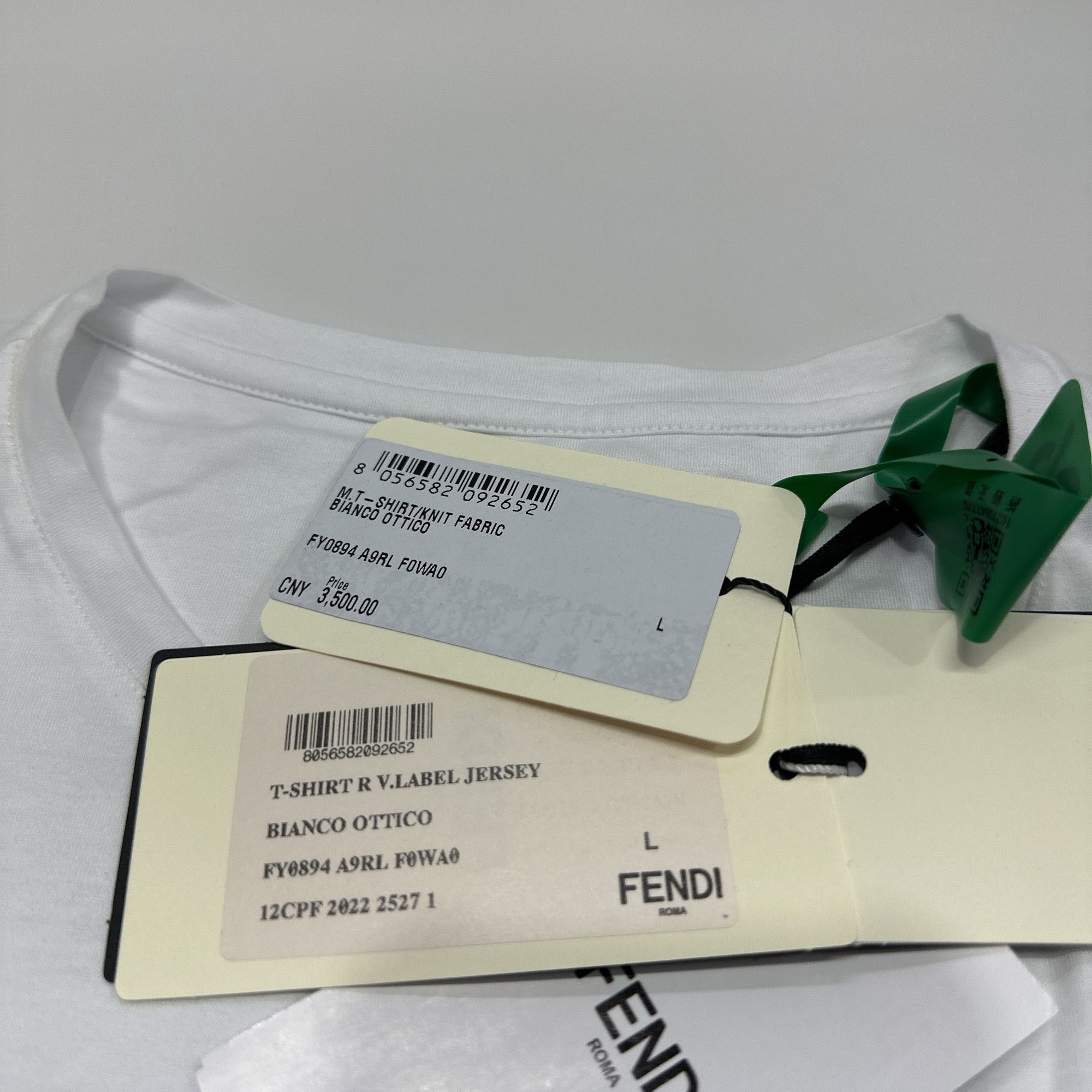 Fendi Fendi Logo Patch T-Shirt Size L Size US L / EU 52-54 / 3 - 3 Thumbnail