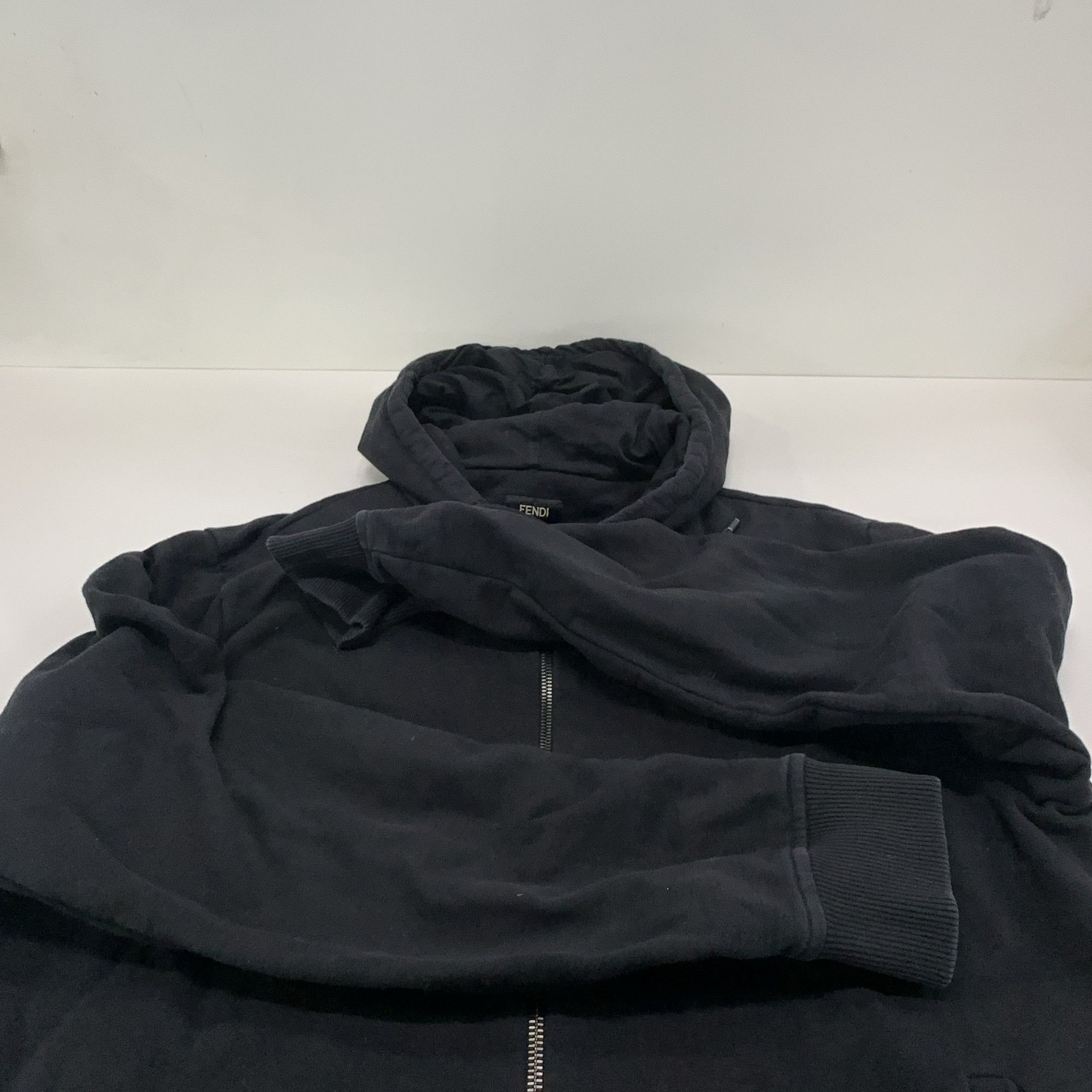 Fendi Fendi Logo Zip Up Hoodie Size L Size US L / EU 52-54 / 3 - 19 Thumbnail
