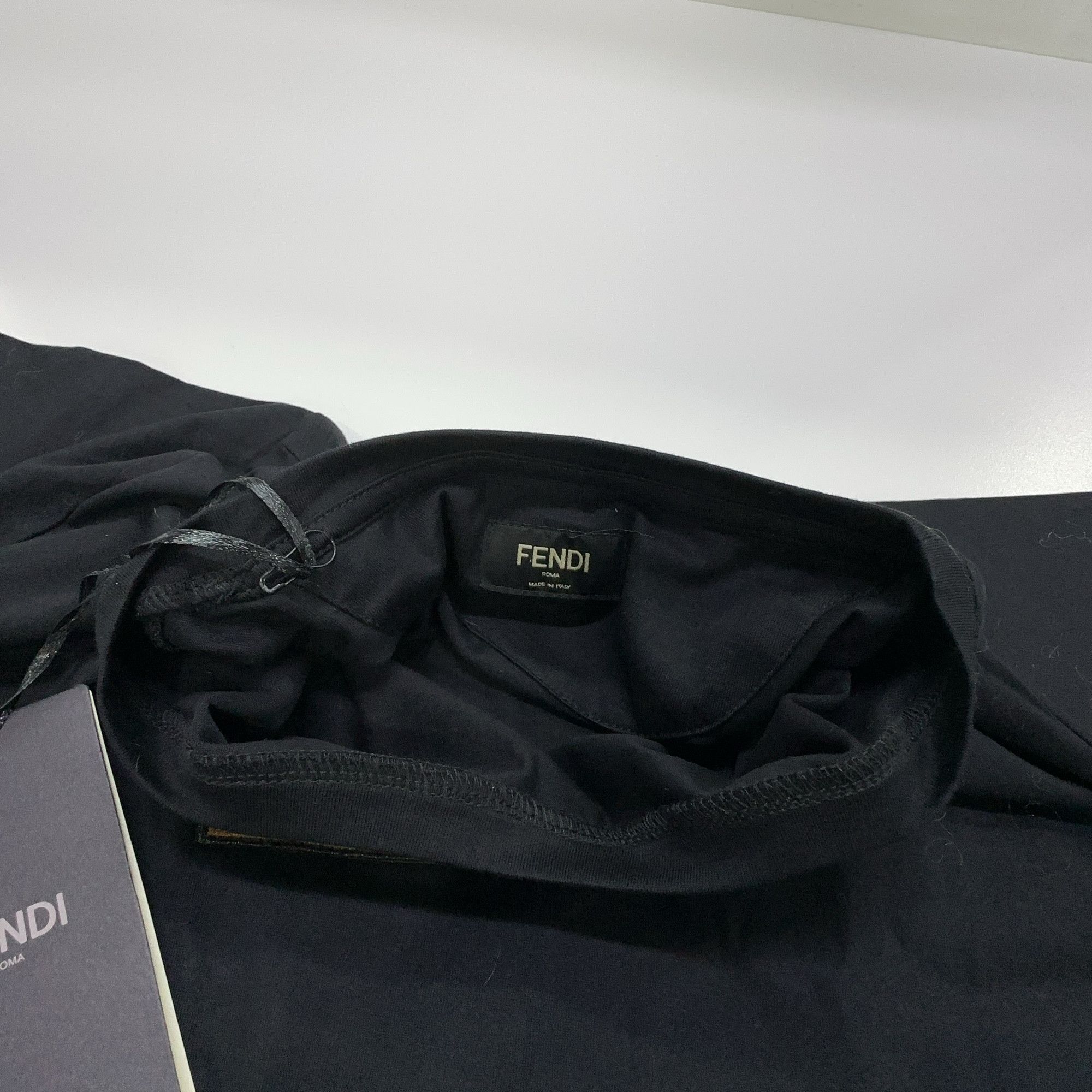 Fendi Fendi Logo Patch T-Shirt Size L Size US L / EU 52-54 / 3 - 13 Thumbnail