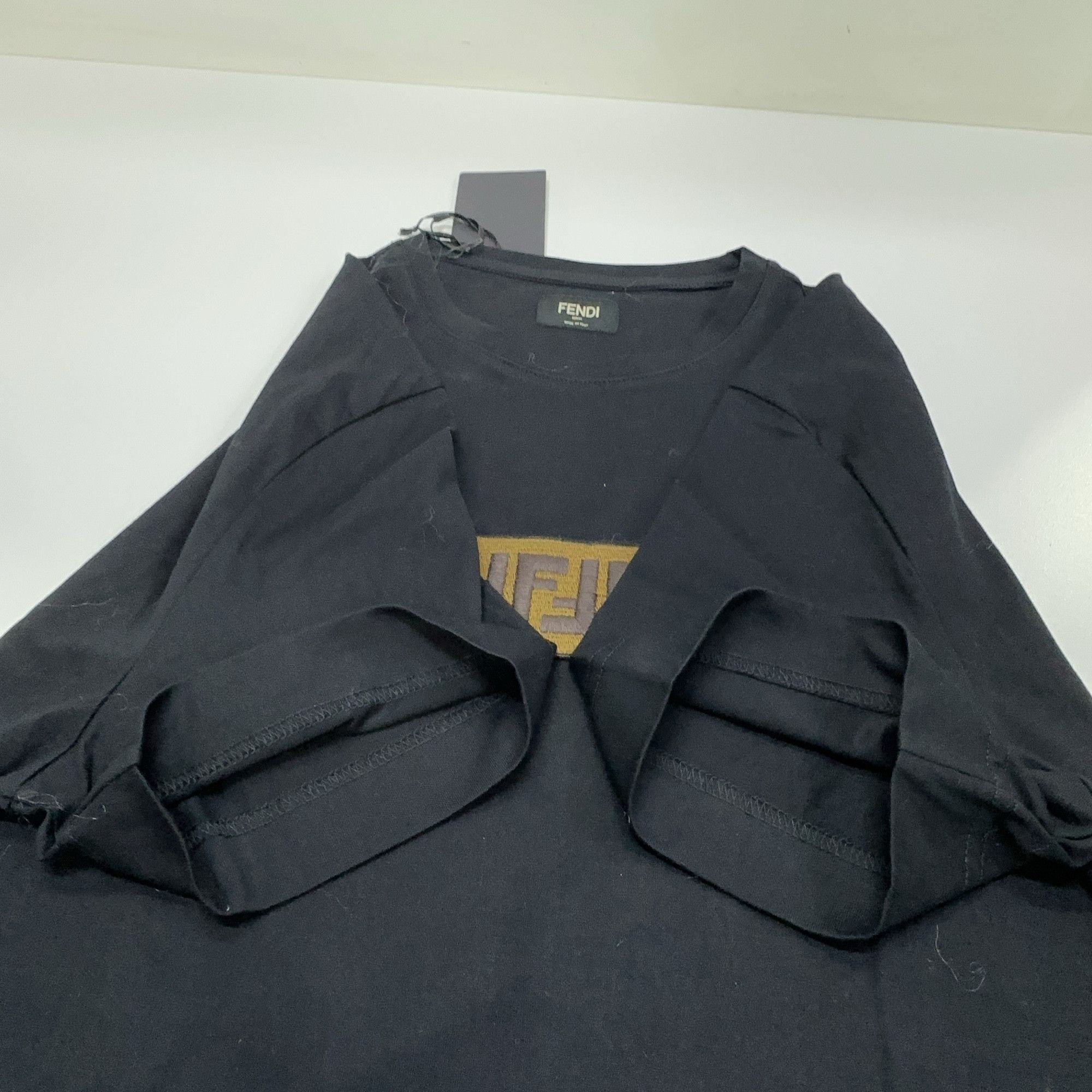 Fendi Fendi Logo Patch T-Shirt Size L Size US L / EU 52-54 / 3 - 18 Thumbnail