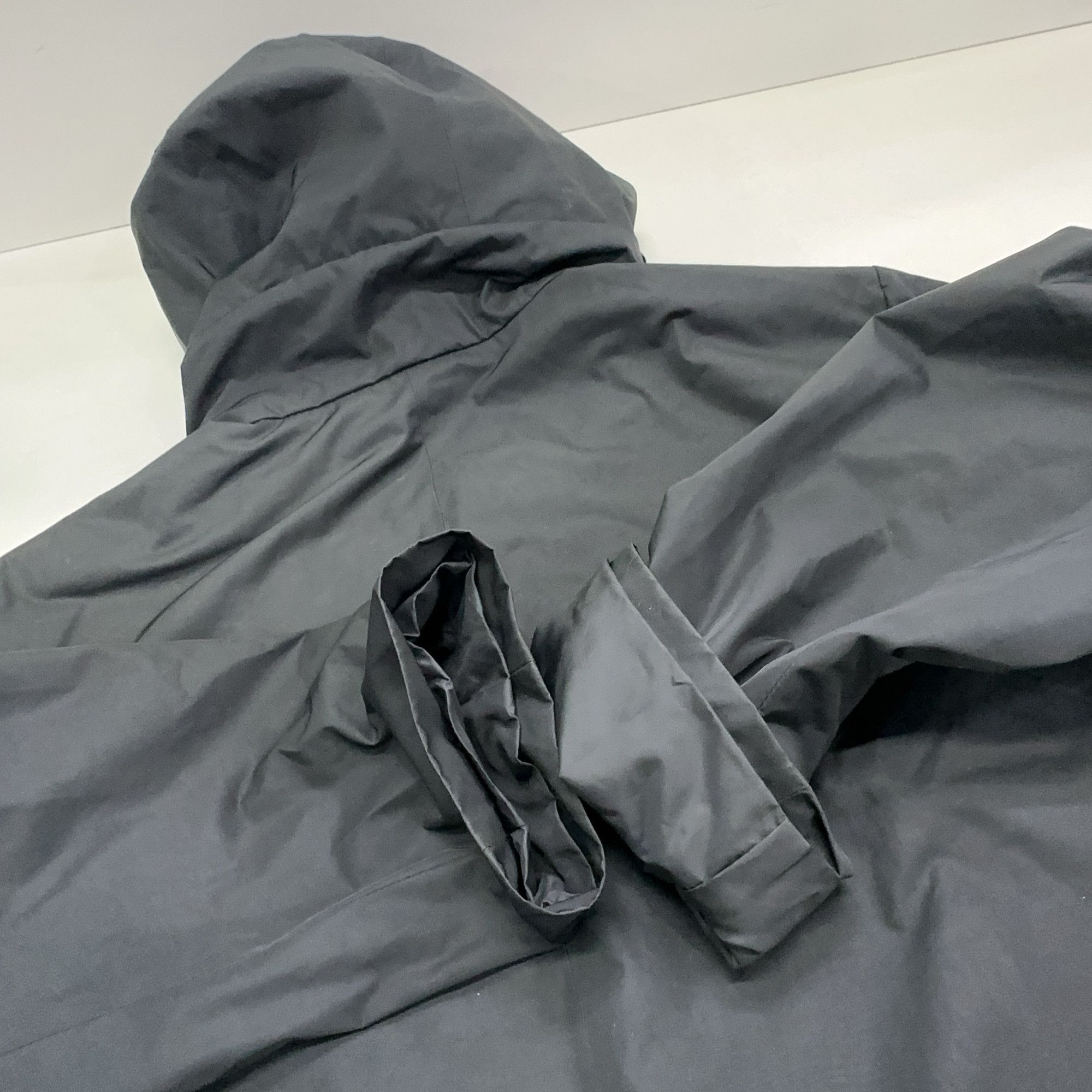 Fendi Fendi Graffiti Print Raincoat Size M Size US M / EU 48-50 / 2 - 16 Thumbnail