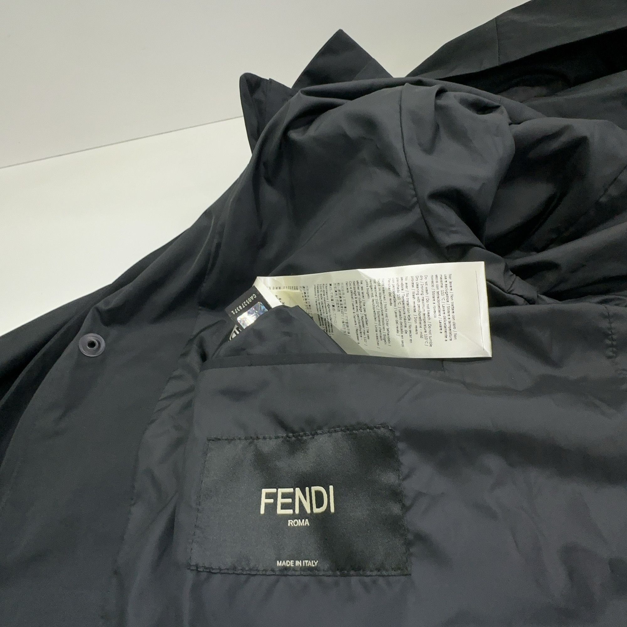 Fendi Fendi Graffiti Print Raincoat Size M Size US M / EU 48-50 / 2 - 3 Thumbnail
