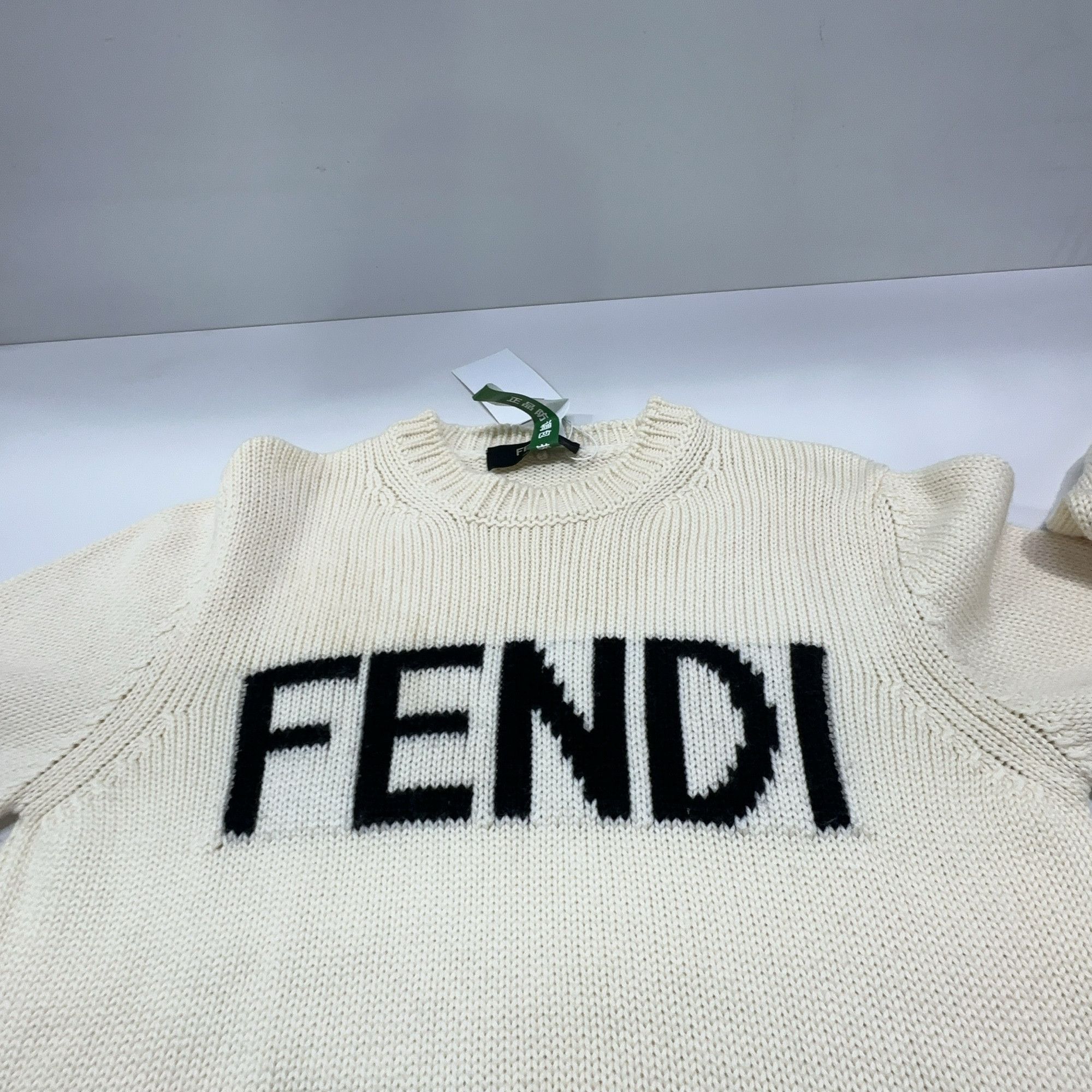 Fendi Fendi Logo Knit Sweater Size M Size US M / EU 48-50 / 2 - 6 Thumbnail
