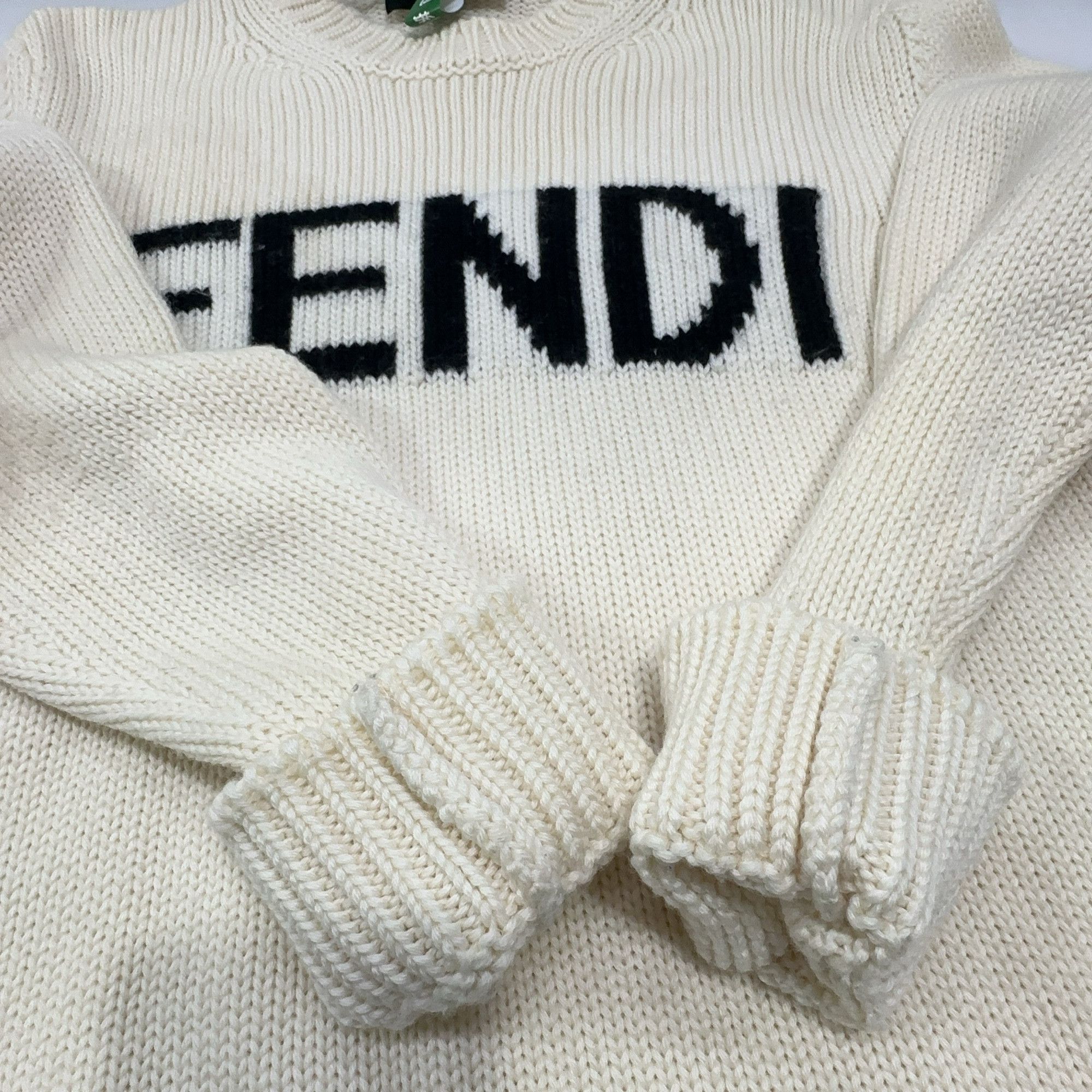 Fendi Fendi Logo Knit Sweater Size M Size US M / EU 48-50 / 2 - 11 Thumbnail