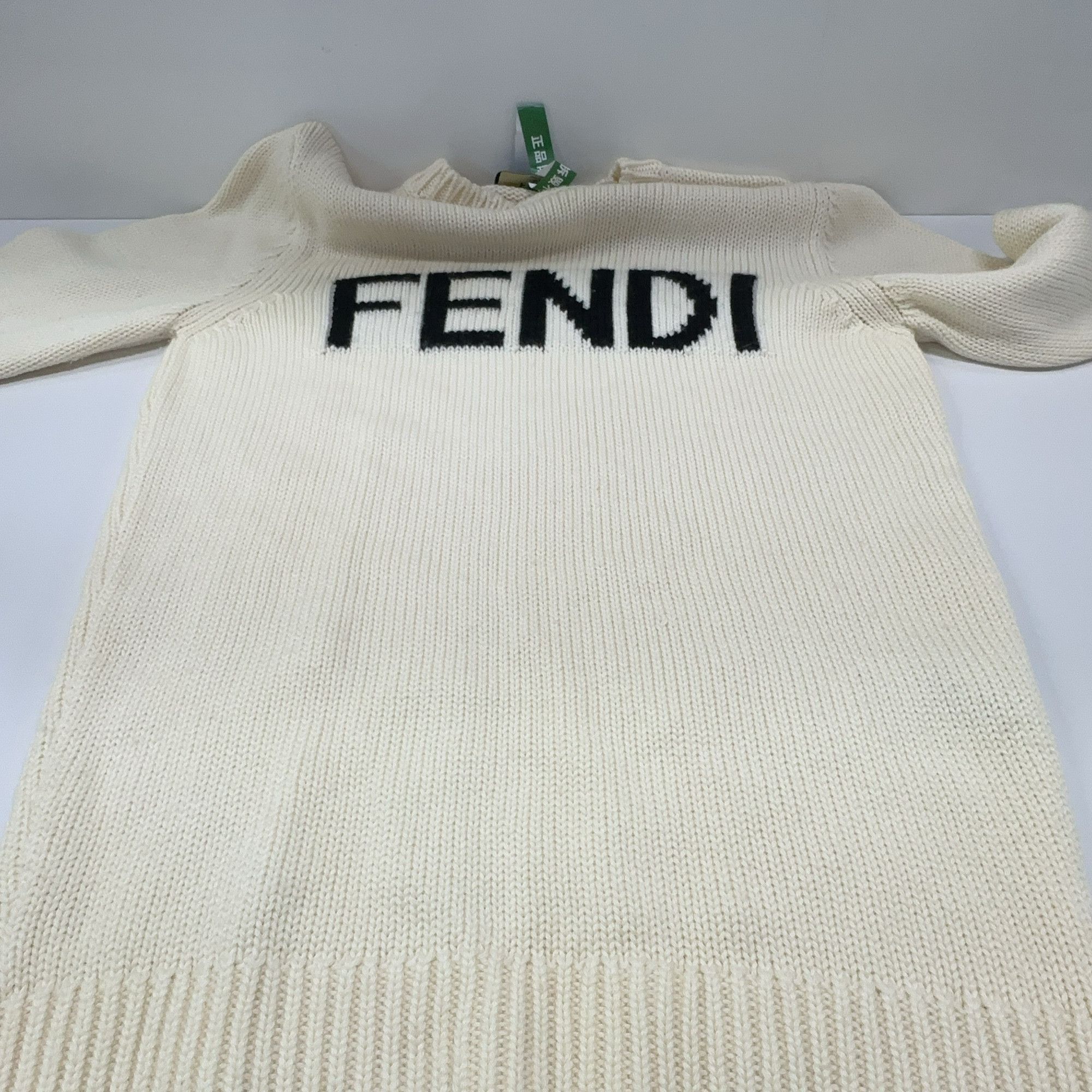 Fendi Fendi Logo Knit Sweater Size M Size US M / EU 48-50 / 2 - 7 Thumbnail