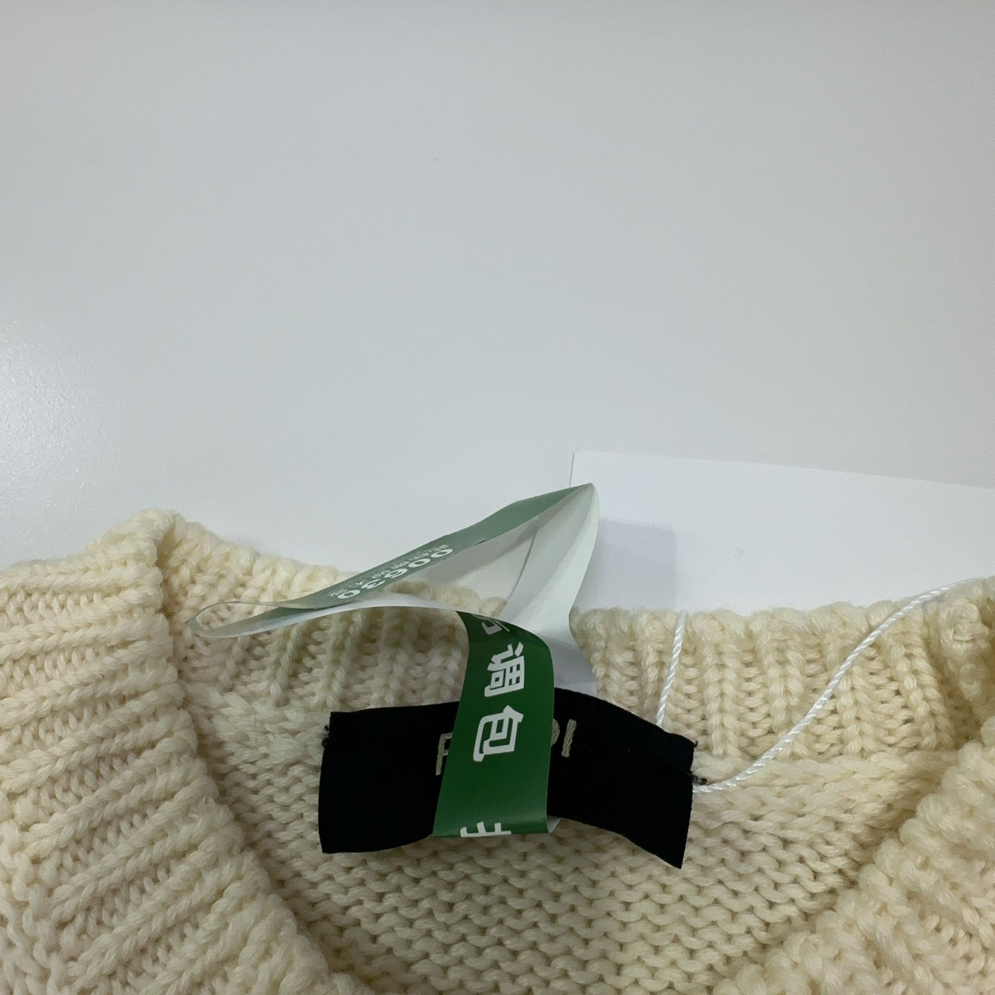 Fendi Fendi Logo Knit Sweater Size M Size US M / EU 48-50 / 2 - 5 Thumbnail