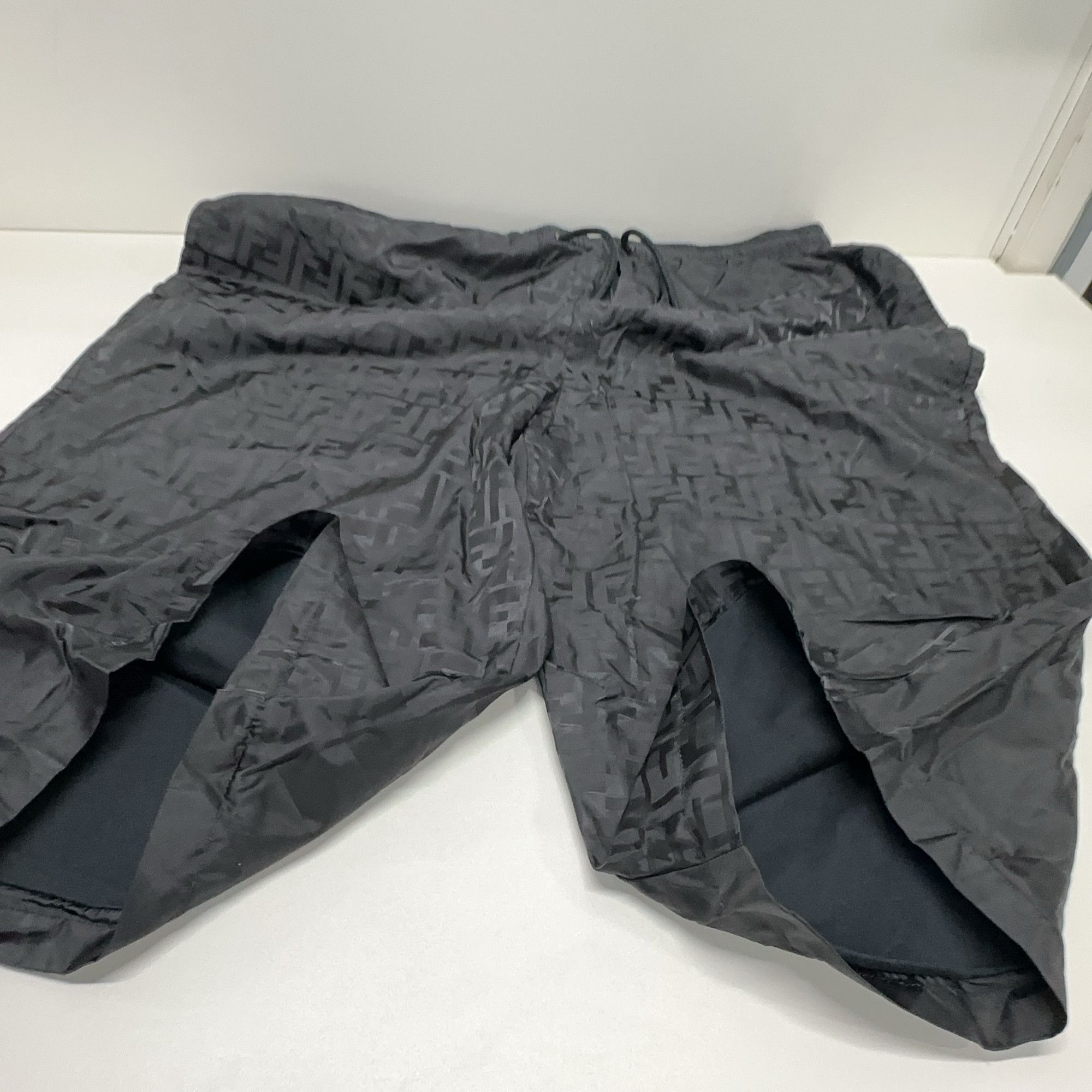 Fendi Fendi Monogram Print Shorts Size 36 Size US 36 / EU 52 - 9 Thumbnail