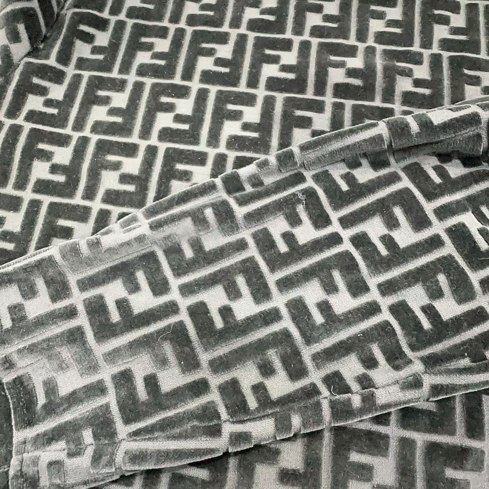Fendi Fendi FF Logo Sweatshirt Size S Size US S / EU 44-46 / 1 - 6 Thumbnail