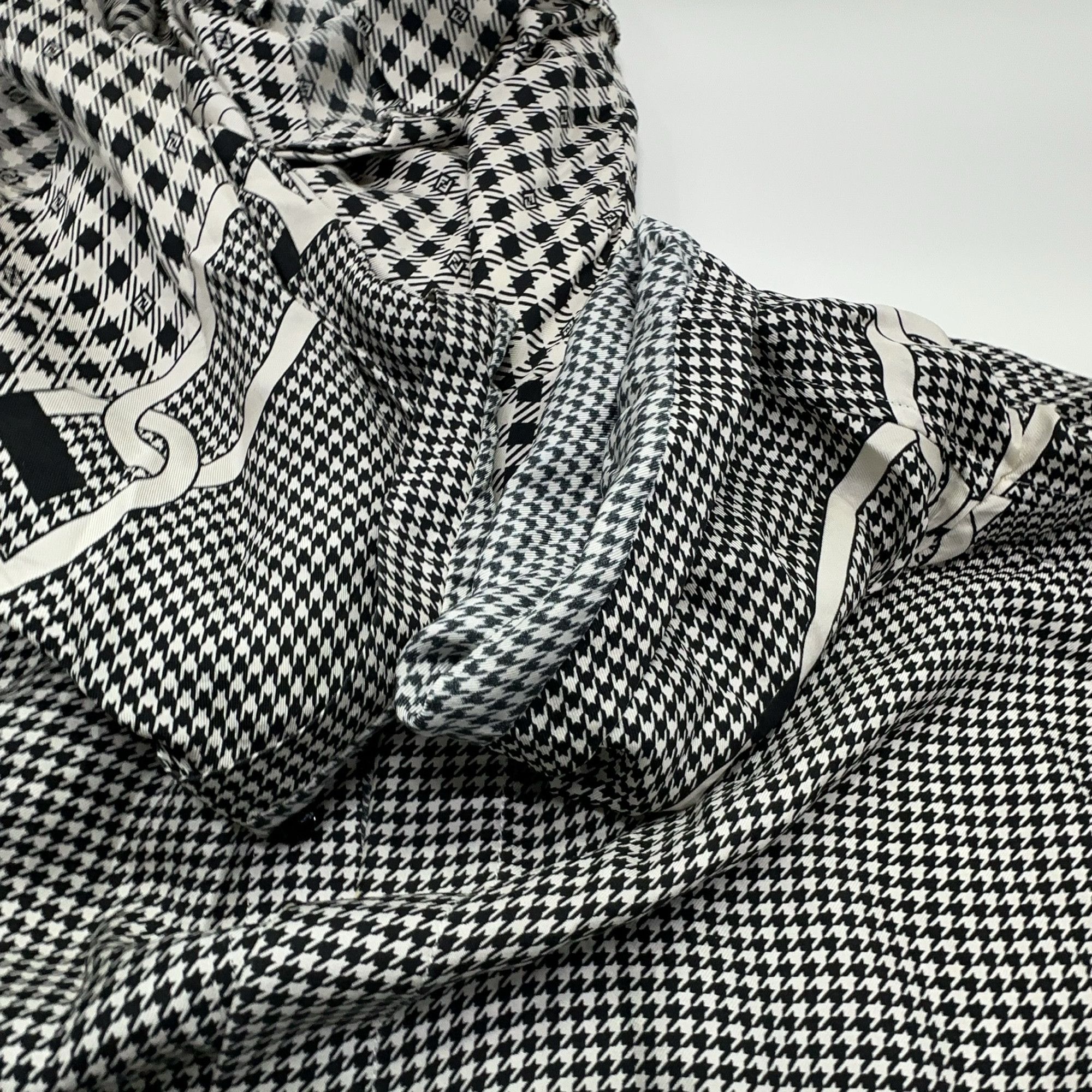 Fendi Fendi Houndstooth Silk Short Sleeve Shirt Size S Size US S / EU 44-46 / 1 - 7 Thumbnail