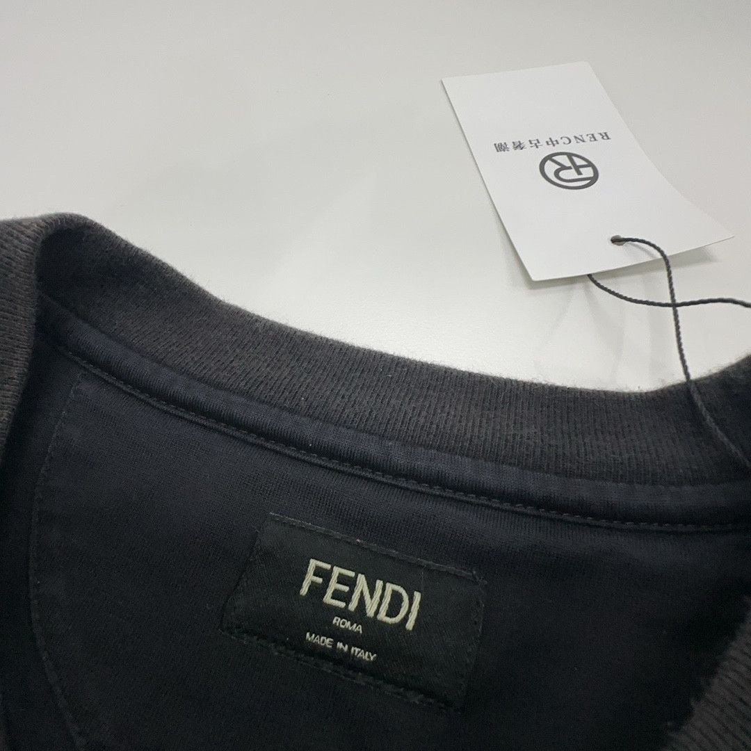 Fendi Fendi FF Monogram Pocket T-Shirt Size L Size US L / EU 52-54 / 3 - 3 Thumbnail
