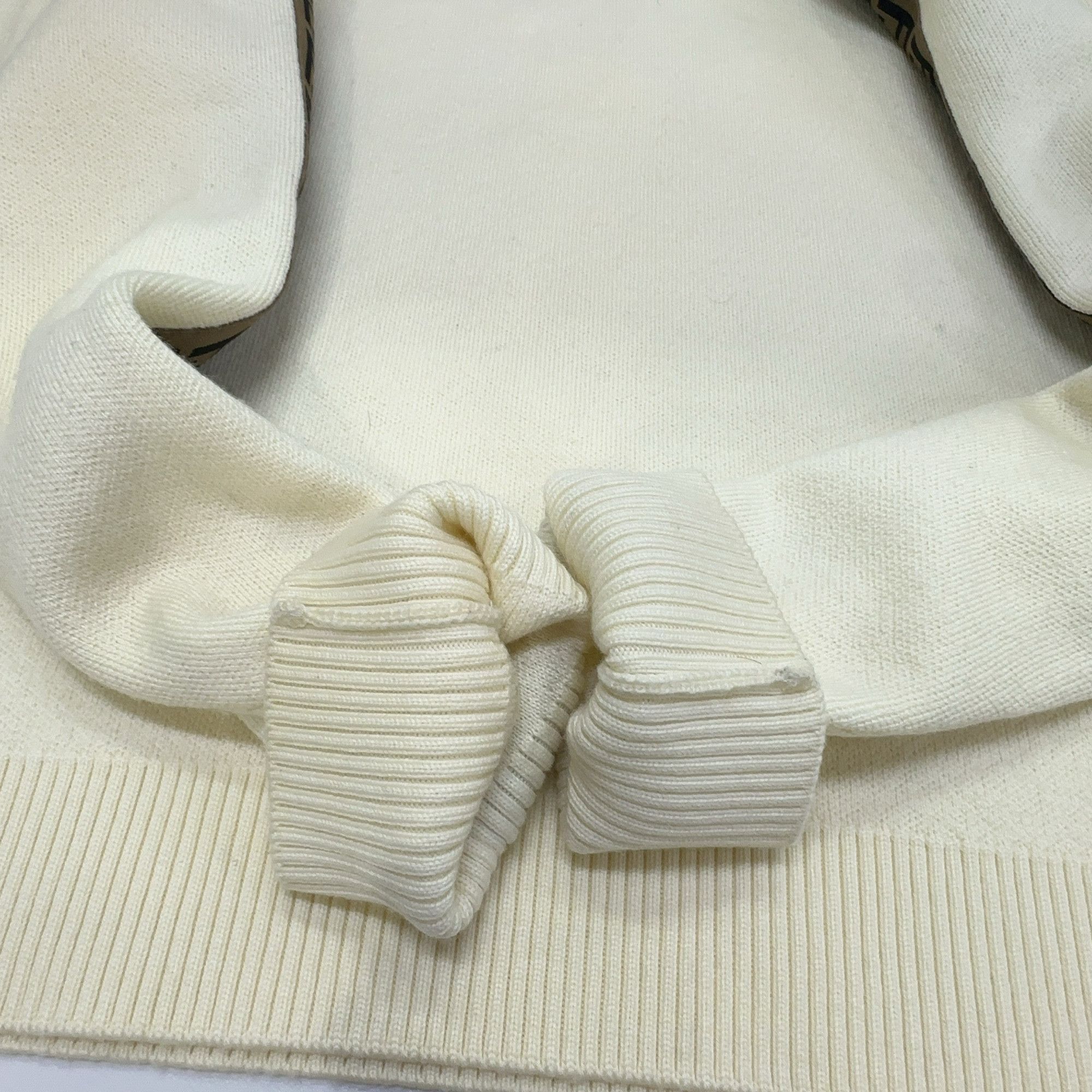 Fendi Fendi Logo Trim Knit Sweater White Size S Size US S / EU 44-46 / 1 - 11 Thumbnail