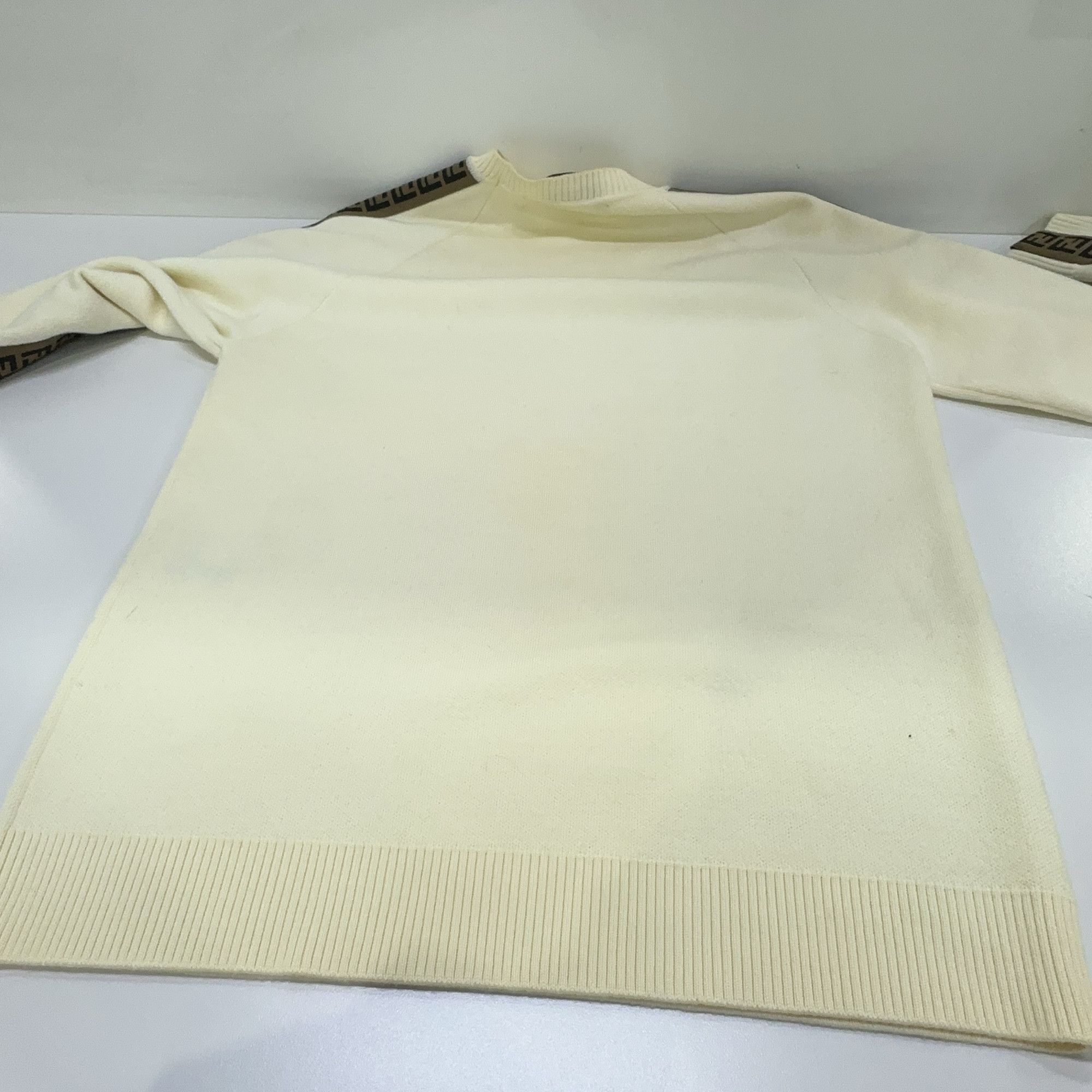 Fendi Fendi Logo Trim Knit Sweater White Size S Size US S / EU 44-46 / 1 - 14 Thumbnail